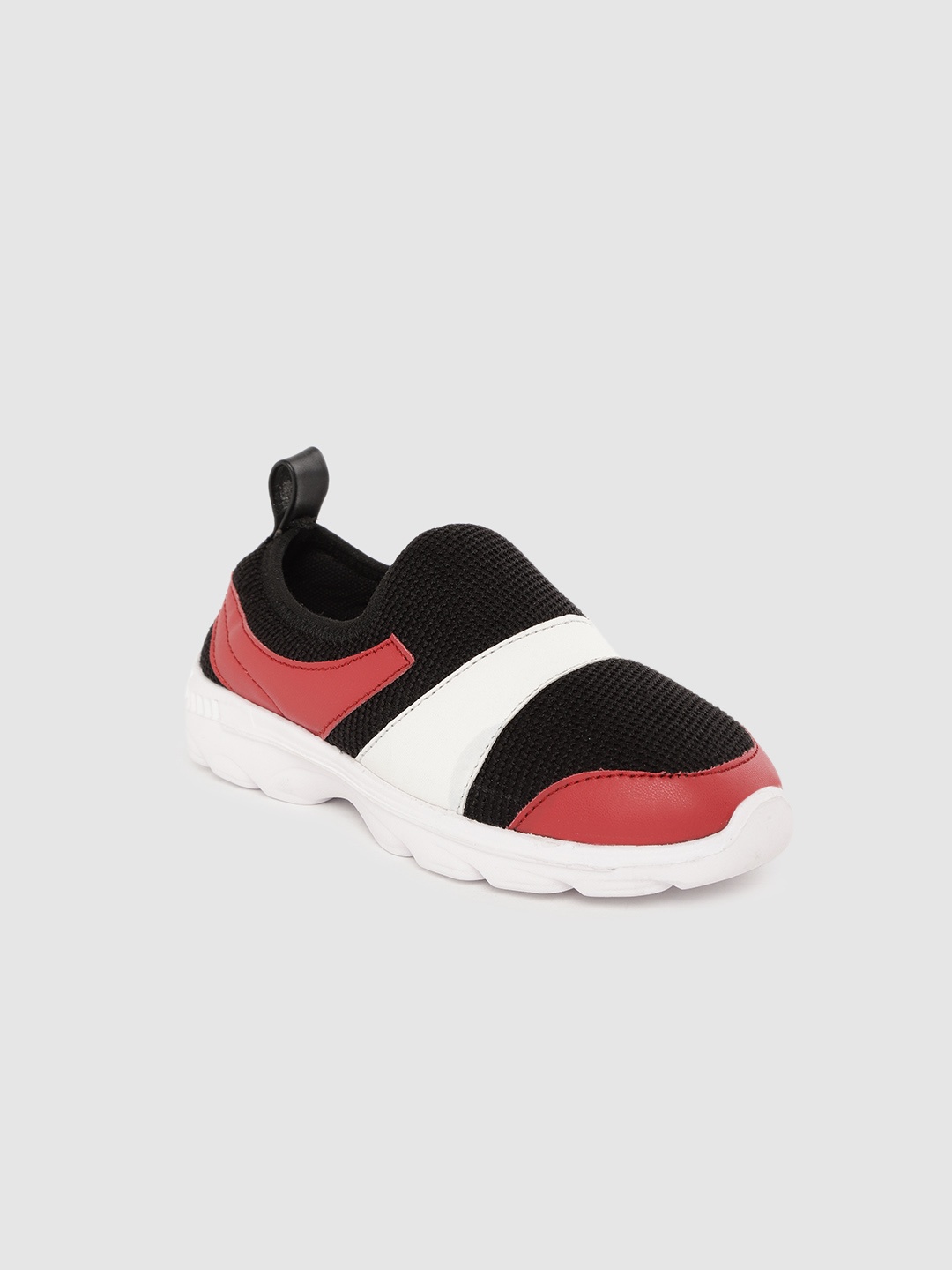 

YK Boys Black & White Colourblocked Slip-On Sneakers