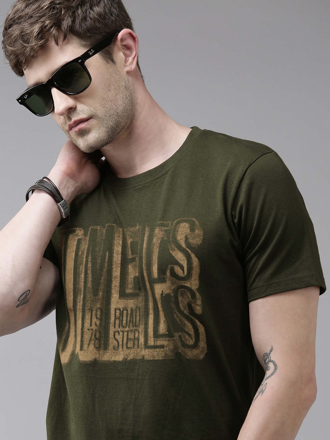 

Roadster Men Olive Green Brown Typography Printed Round Neck Pure Cotton T-shirt