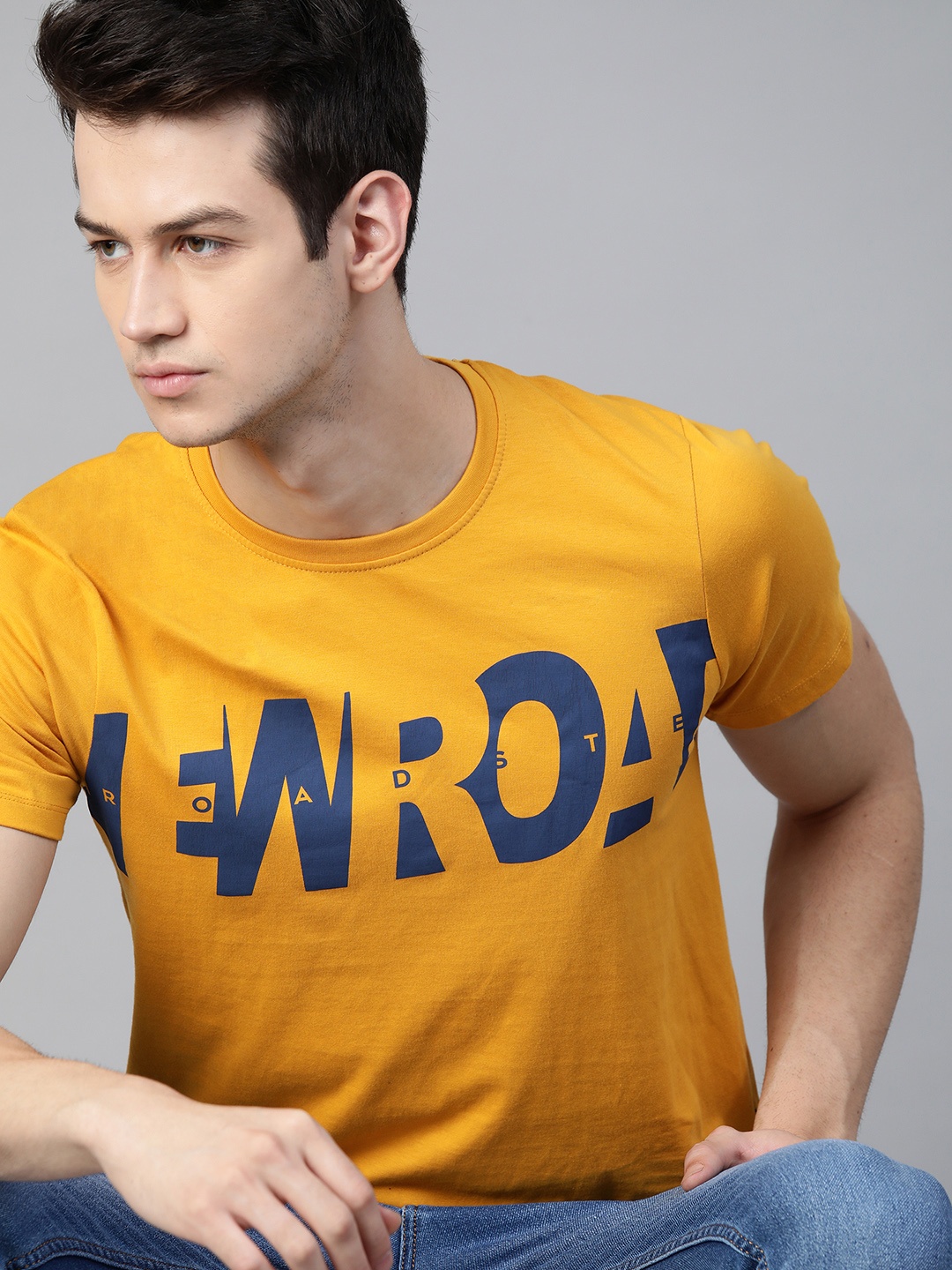 

Roadster Men Mustard & Navy Blue Pure Cotton Printed T-shirt