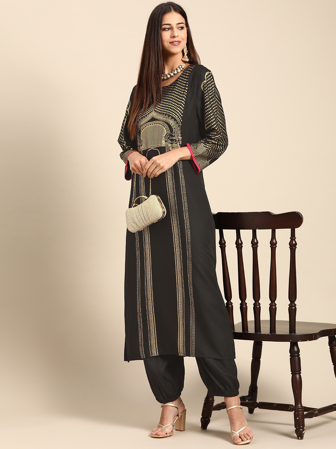 

Anouk Women Black & Golden Ethnic Motifs Printed Regular Kurta with Palazzos
