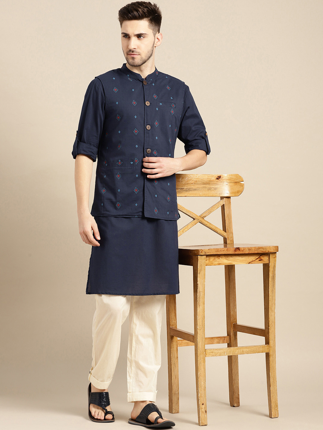 

Anouk Men Navy & Off-White Solid Pure Cotton Kurta with Trousers & Printed Nehru Jacket, Navy blue