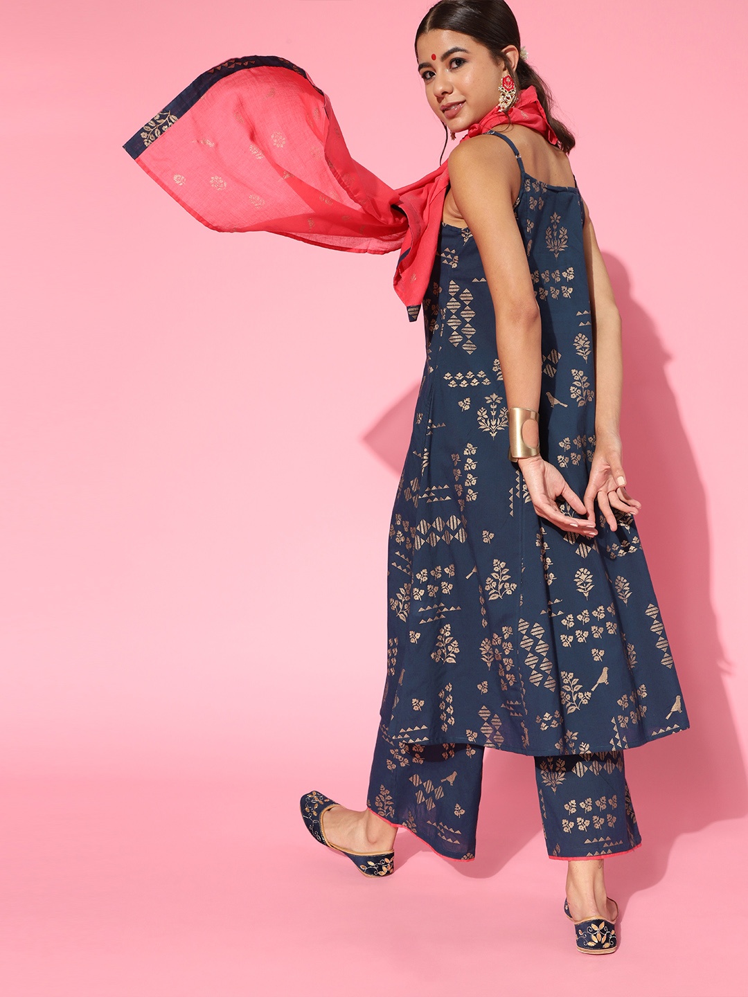 

Anouk Women Navy & Golden Pure Cotton Printed Regular Kurta with Palazzos & Dupatta, Navy blue