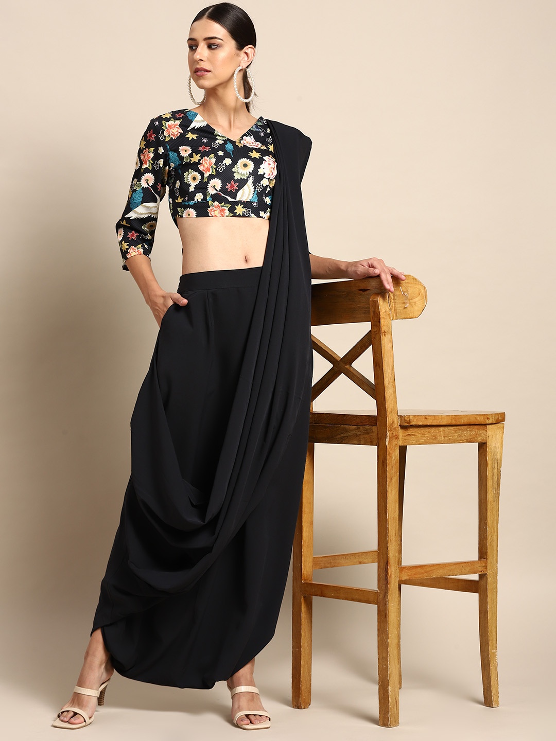 

Anouk Women Black Floral Printed Regular Top with Harem Pants with Attached Dupatta