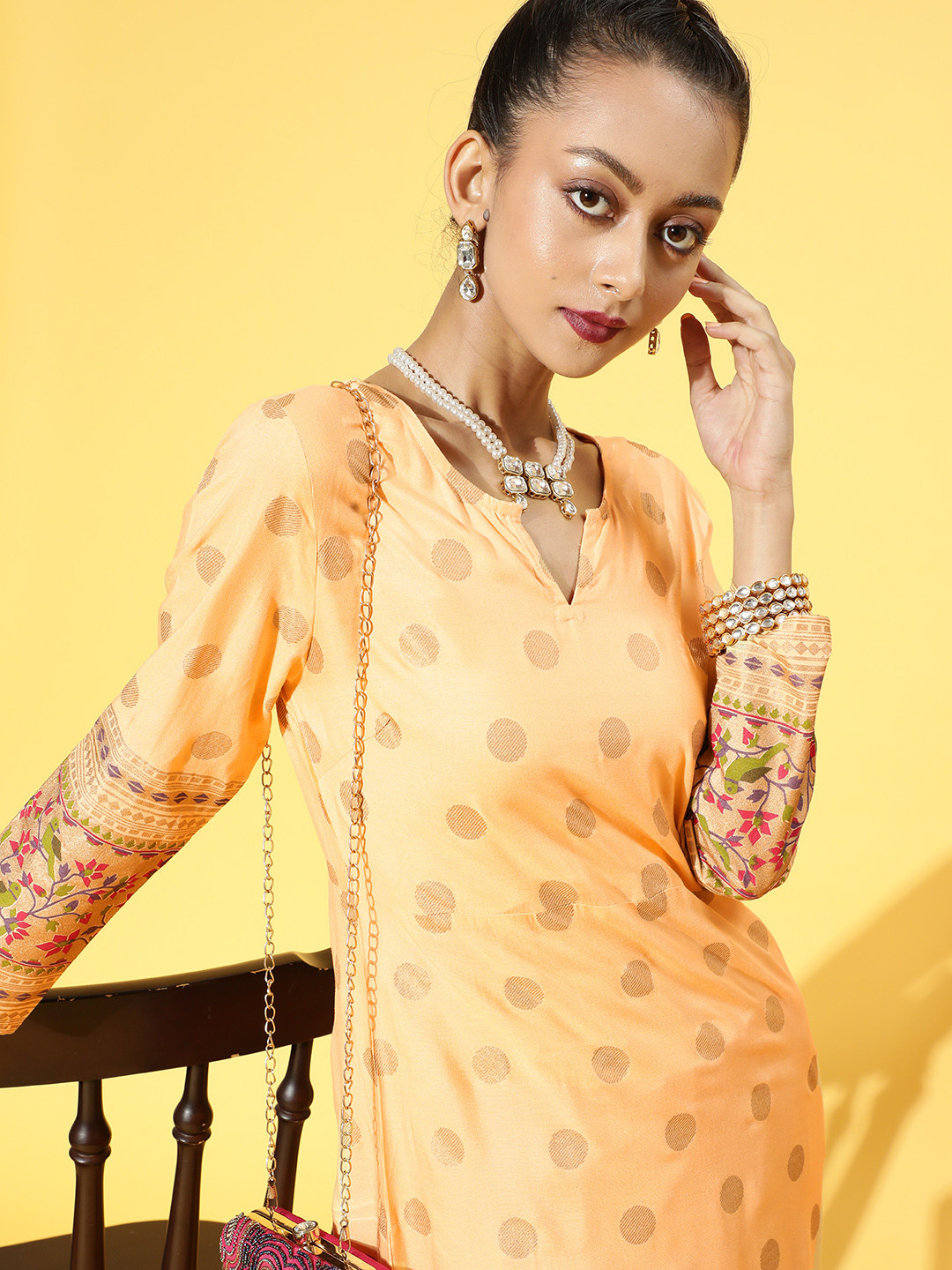 

Anouk Women Peach-Coloured & Golden Ethnic Motifs Printed Straight Kurta