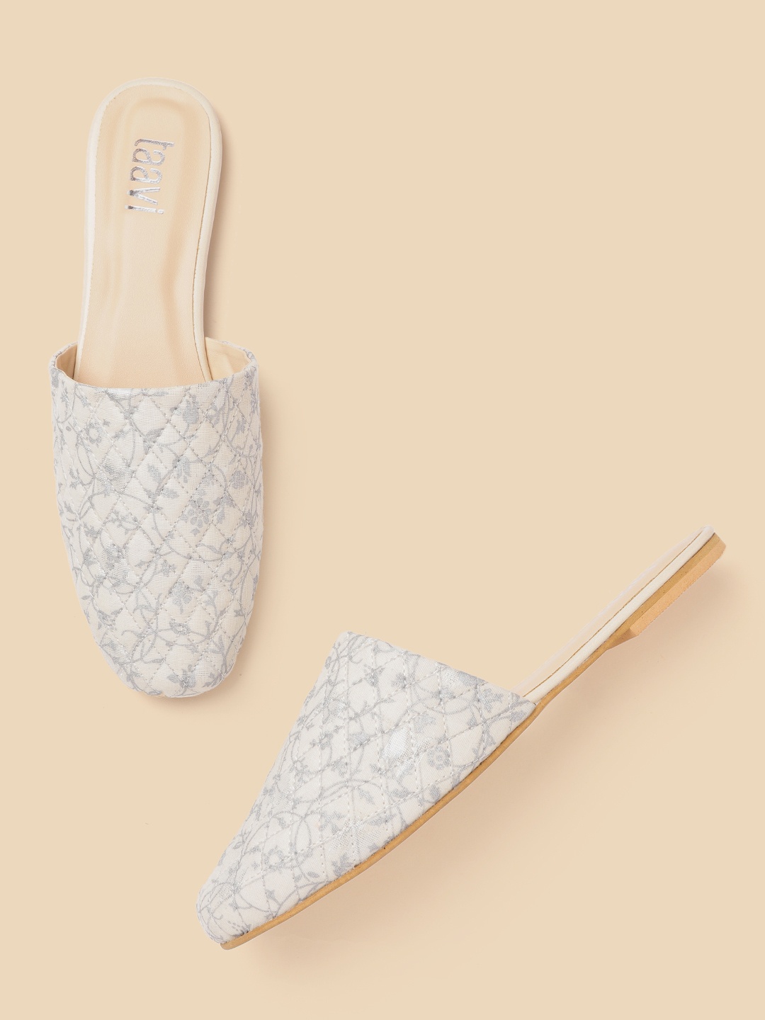 

Taavi Women Off White & Silver-Toned Ethnic Motifs Print Quilted Handcrafted Mules