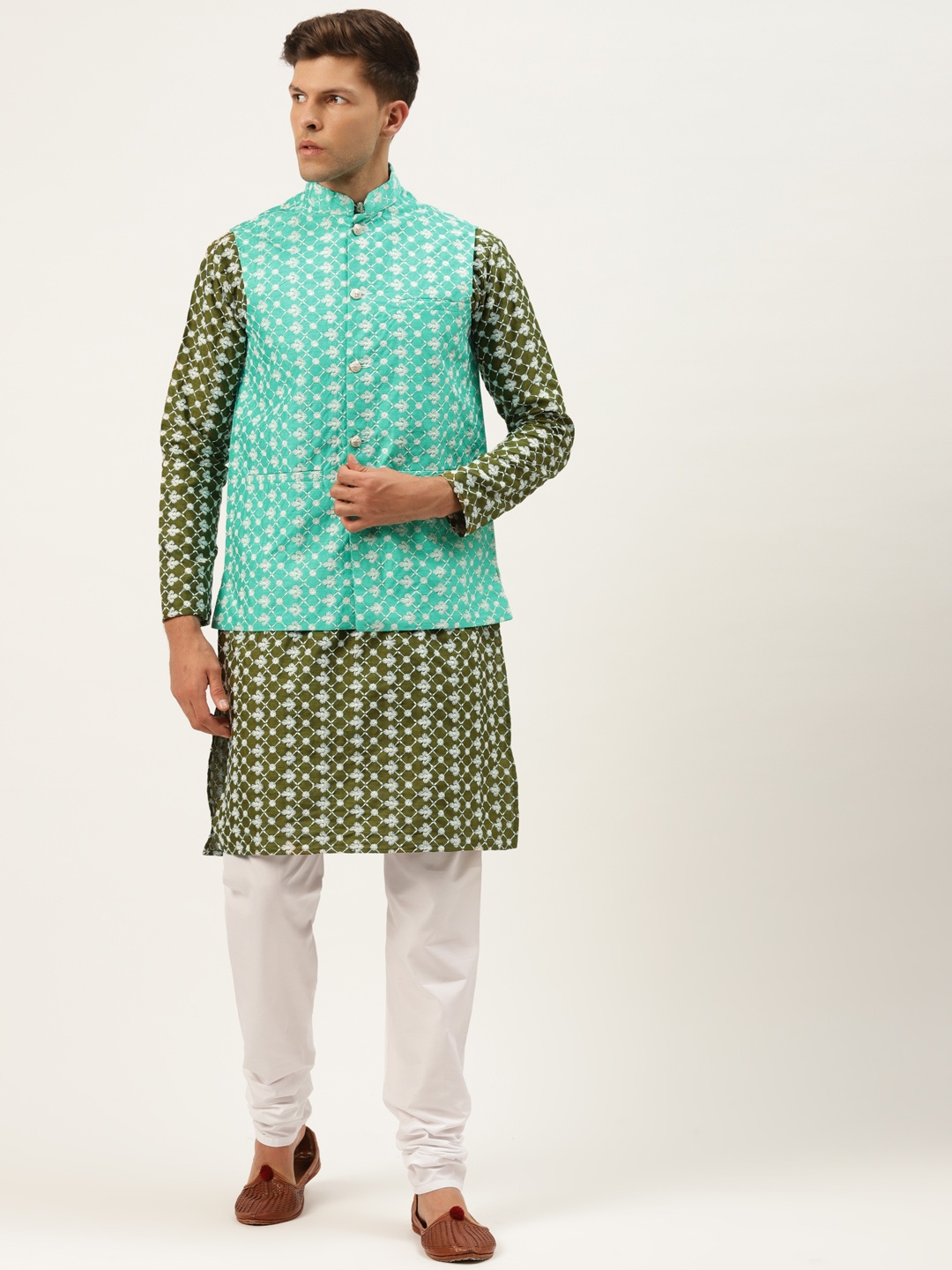 

SOJANYA Men Olive Ethnic Motifs Embroidered Thread Work Kurta with Churidar