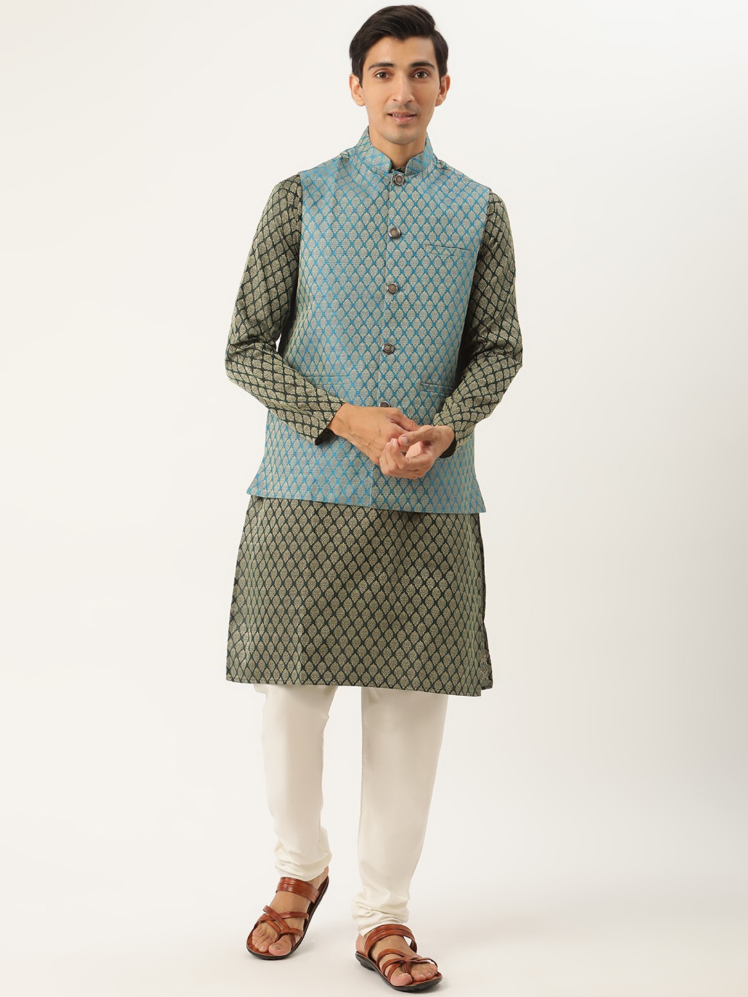 

SOJANYA Men Green & Off-White Jacquard Woven Design Kurta with Churidar & Nehru Jacket