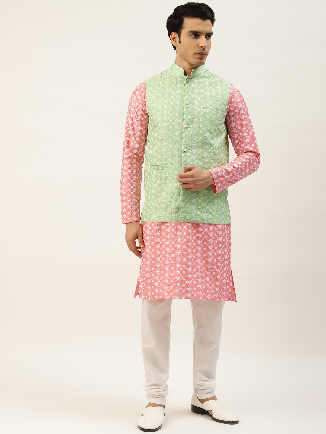

SOJANYA Men Pink & White Embroidered Thread Work Kurta with Churidar & Nehru Jacket