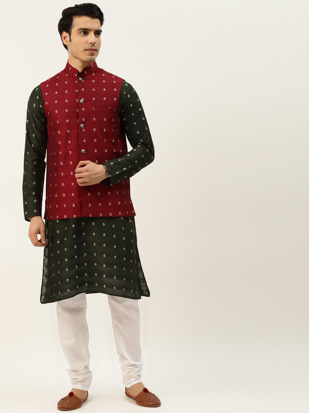 

SOJANYA Men Olive Green Ethnic Motifs Kurta with Churidar & Nehru Jacket