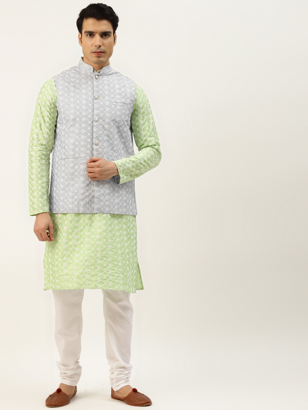 

SOJANYA Men Grey & Green Ethnic Motifs Embroidered Kurta with Churidar