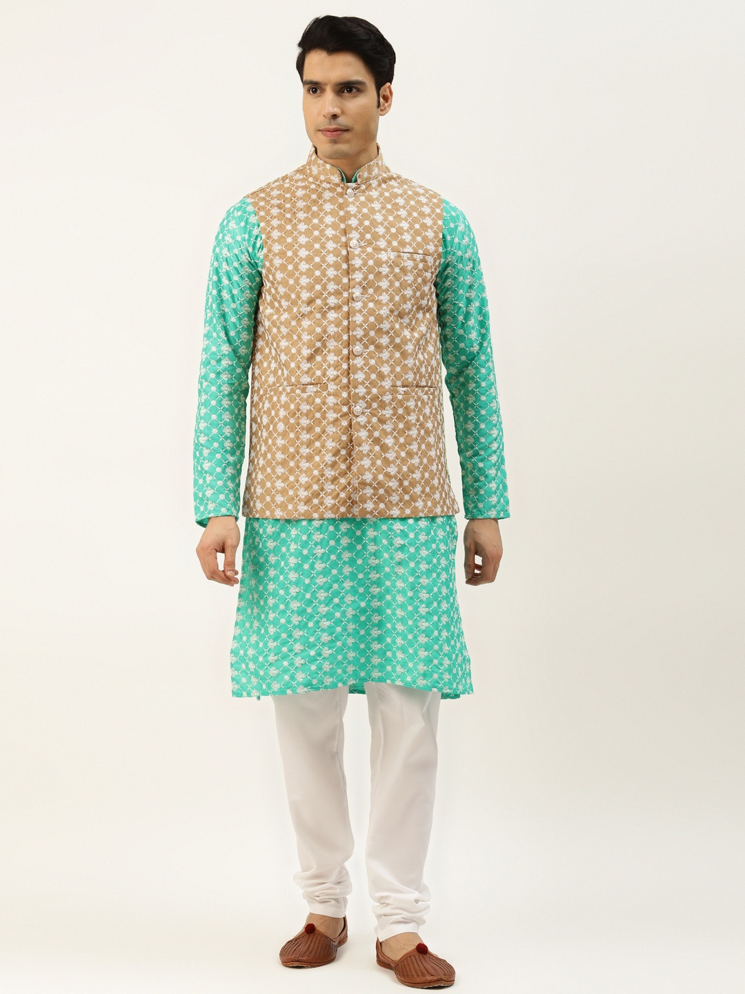 

SOJANYA Men Green & Beige Embroidered Thread Work Kurta with Churidar & Nehru Jacket