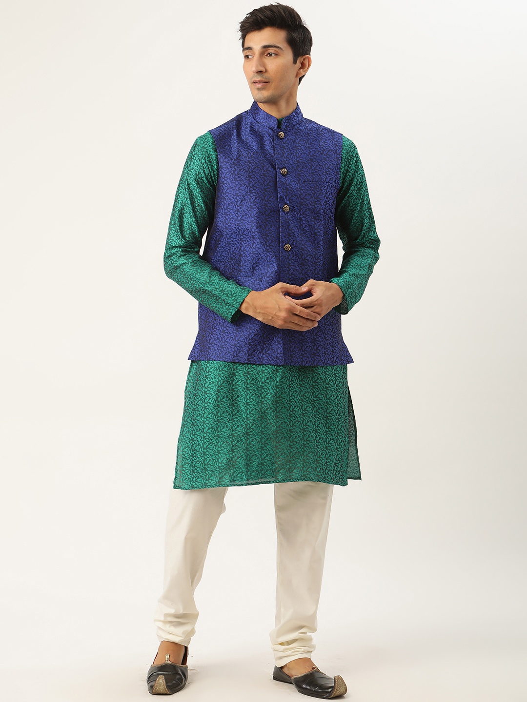 

SOJANYA Men Green Self Design Jacquard Silk Kurta with Churidar & Nehru Jacket