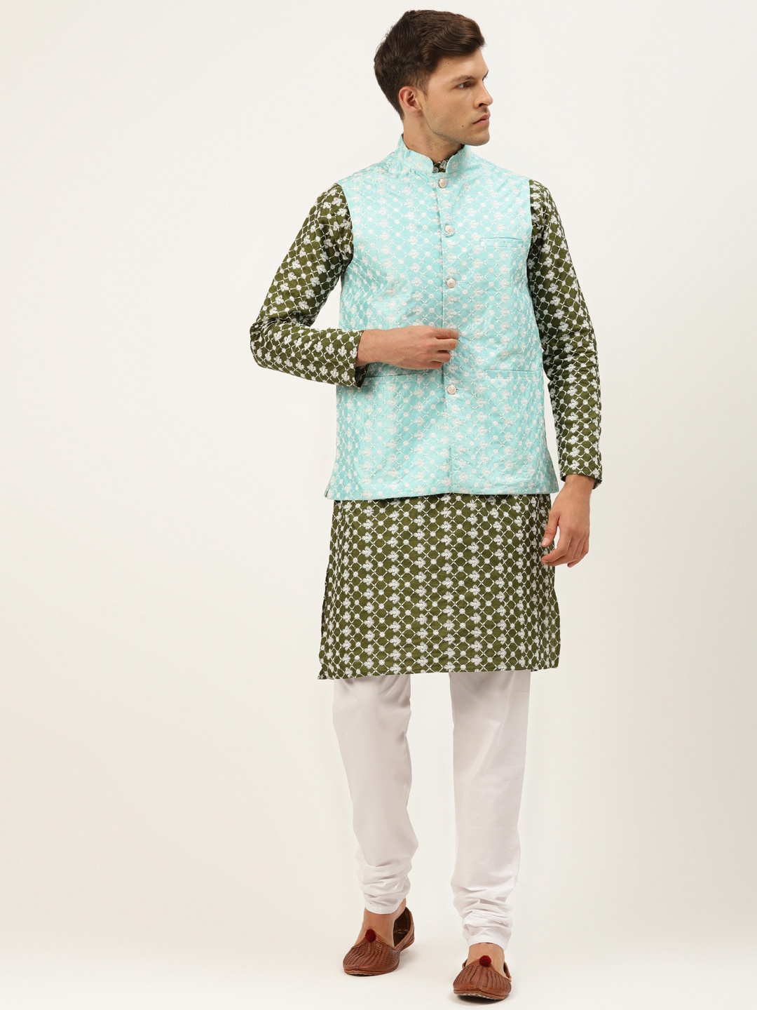 

SOJANYA Men Green Ethnic Motifs Embroidered Thread Work Kurta with Churidar