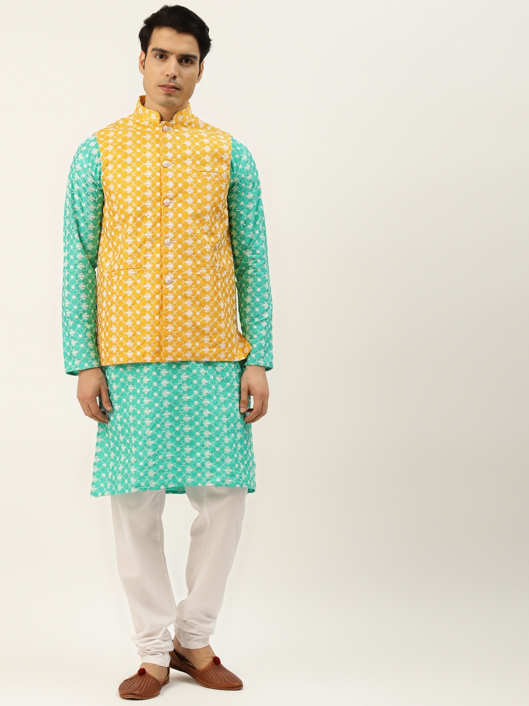 

SOJANYA Men Yellow & Green Ethnic Motifs Embroidered Kurta with Churidar