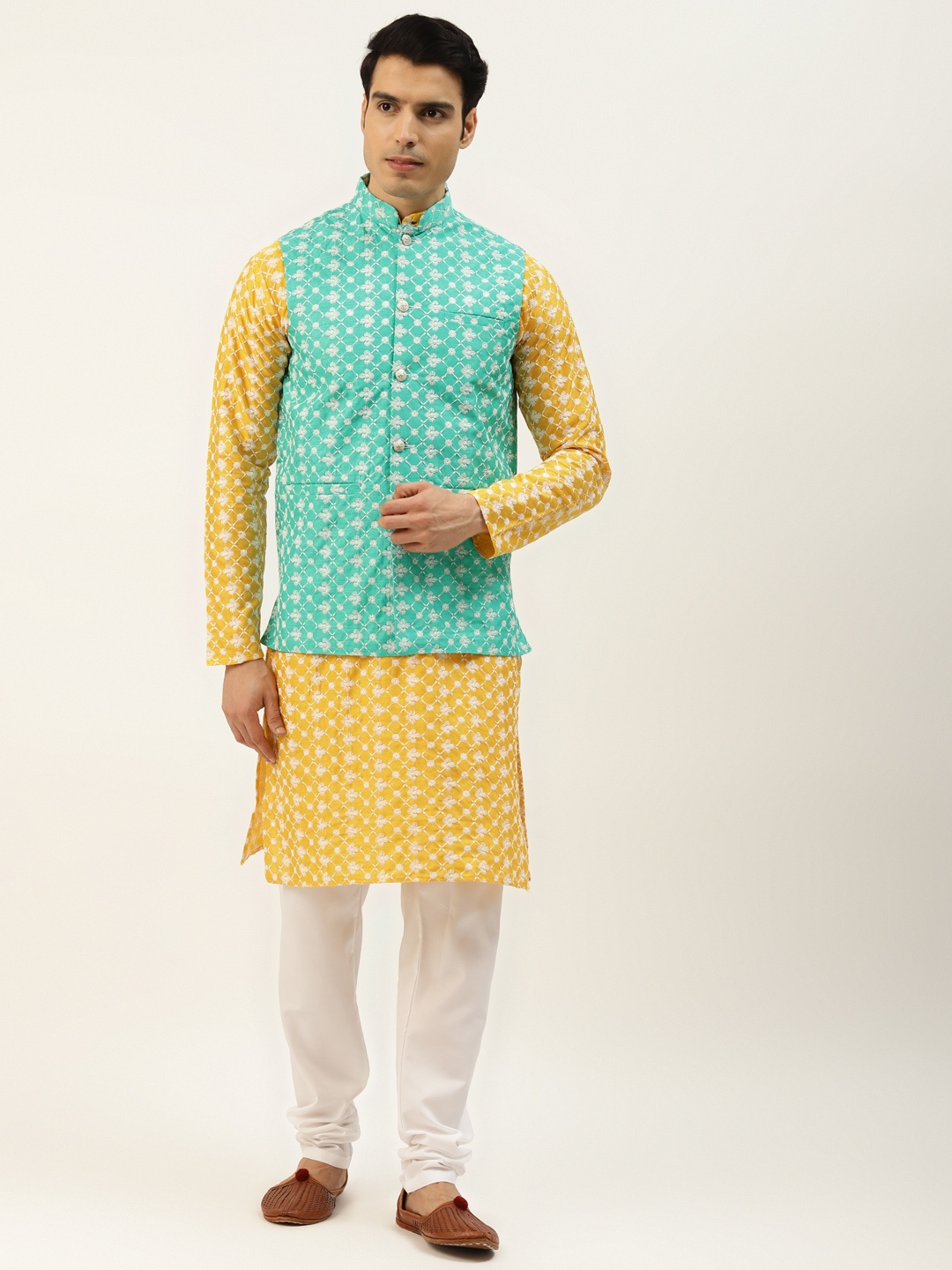 

SOJANYA Men Yellow & White Embroidered Thread Work Kurta with Churidar & Nehru Jacket