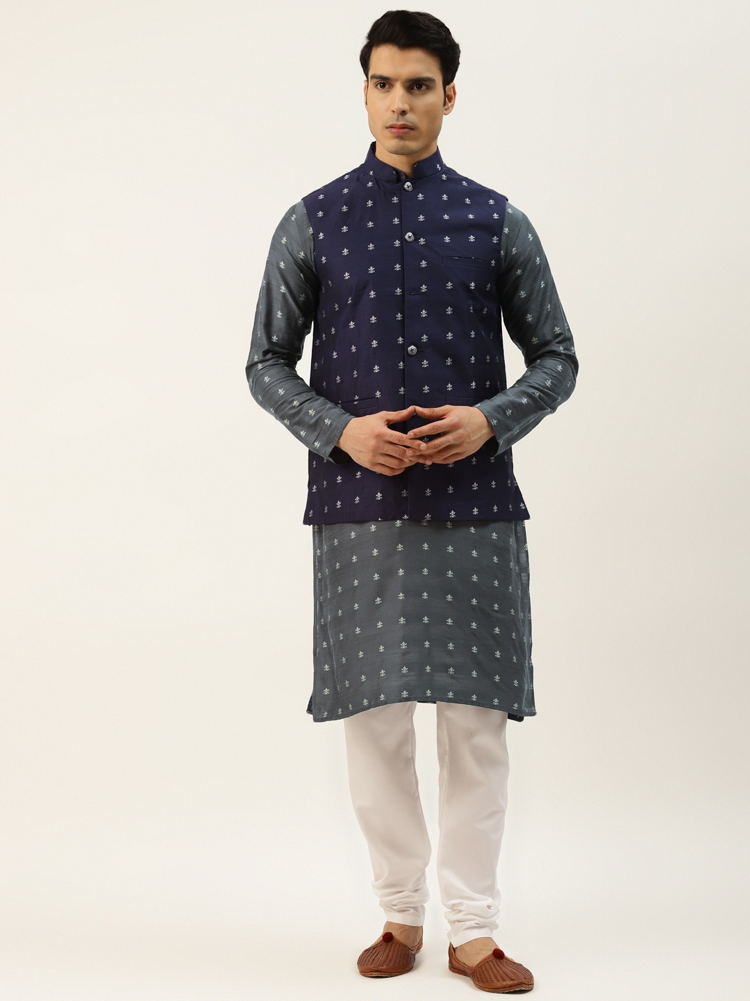 

SOJANYA Men Charcoal Ethnic Motifs Kurta with Churidar & Nehru Jacket