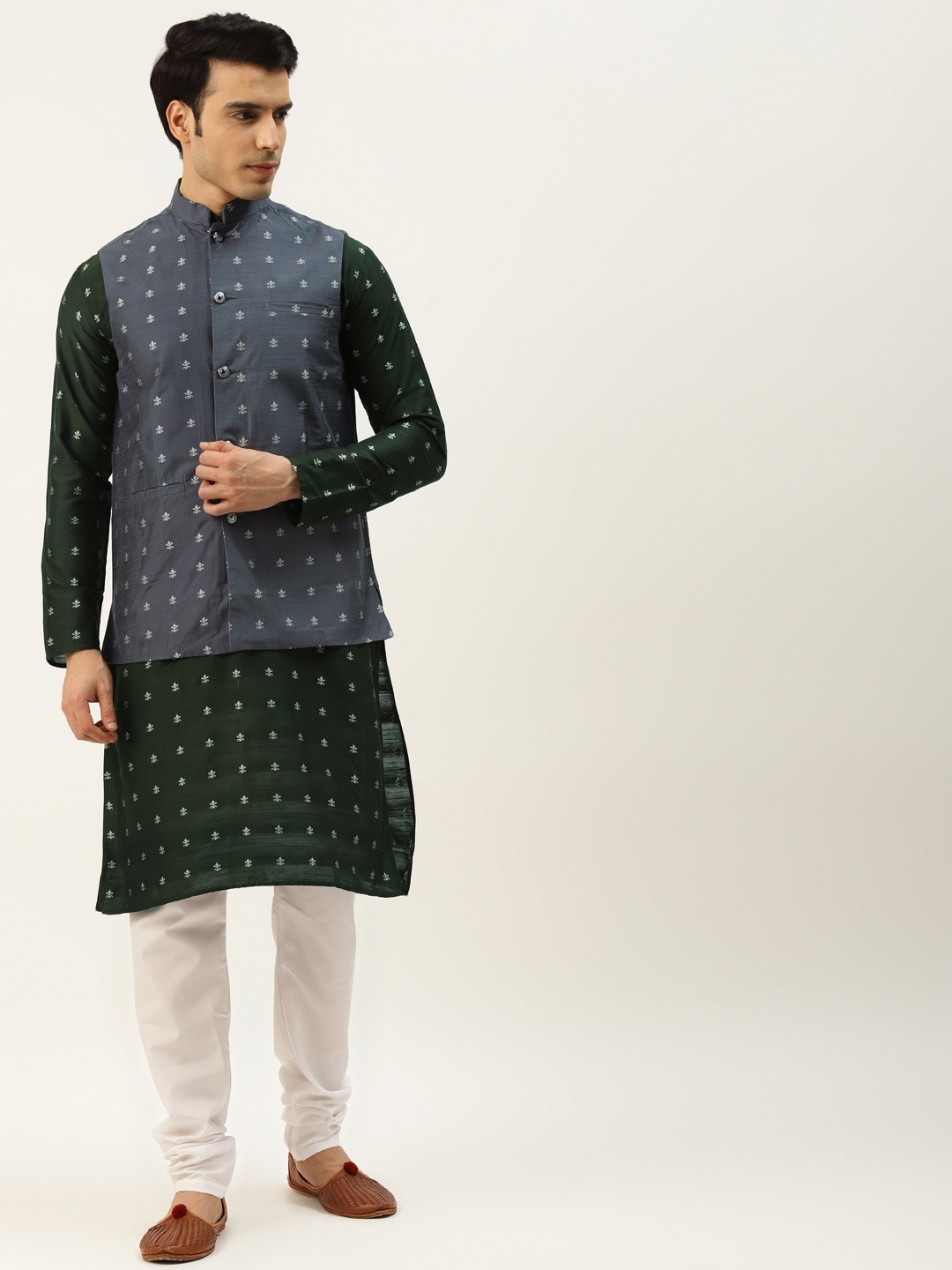 

SOJANYA Men Navy Blue Self Design Kurta with Churidar & Nehru Jacket