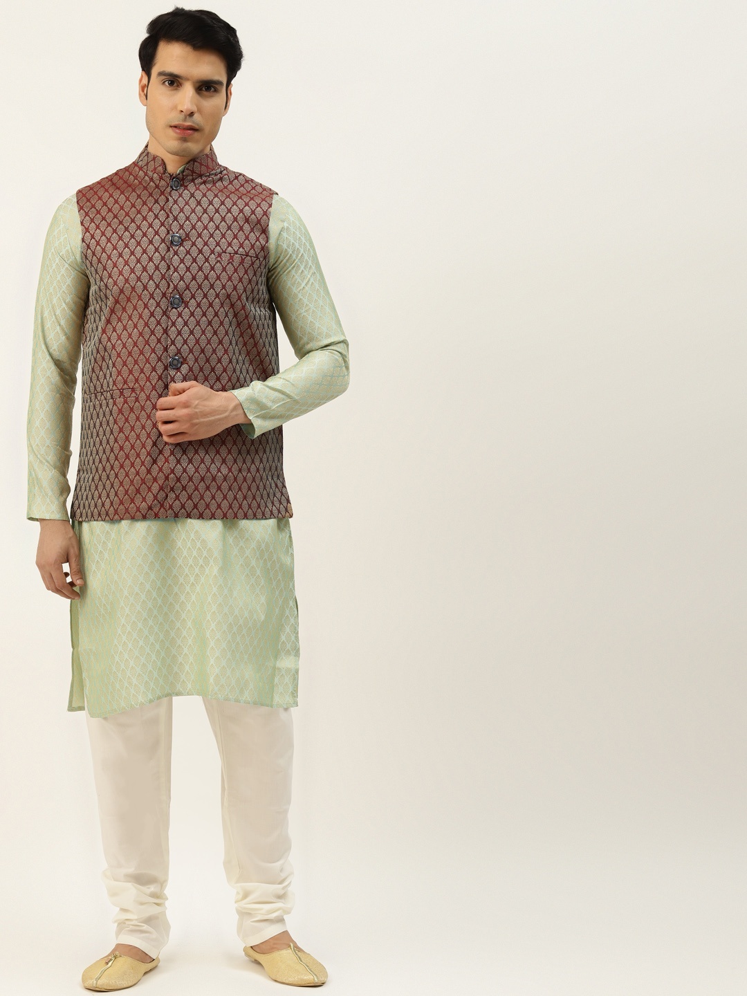 

SOJANYA Men Green & Maroon Ethnic Motifs Kurta with Churidar & Nehru Jacket