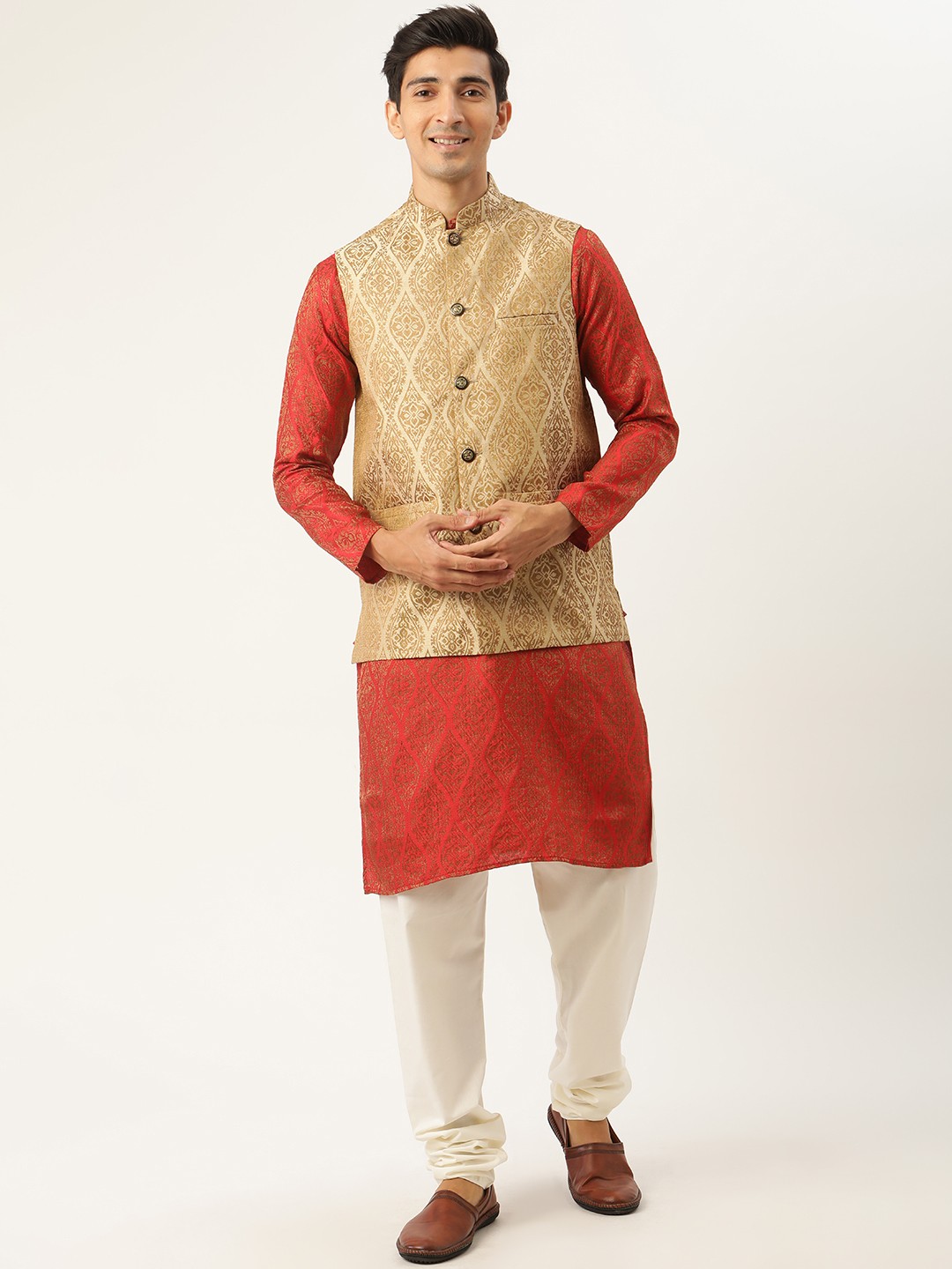 

SOJANYA Men Red Ethnic Motifs Jacquard Silk Kurta with Churidar & Nehru Jacket