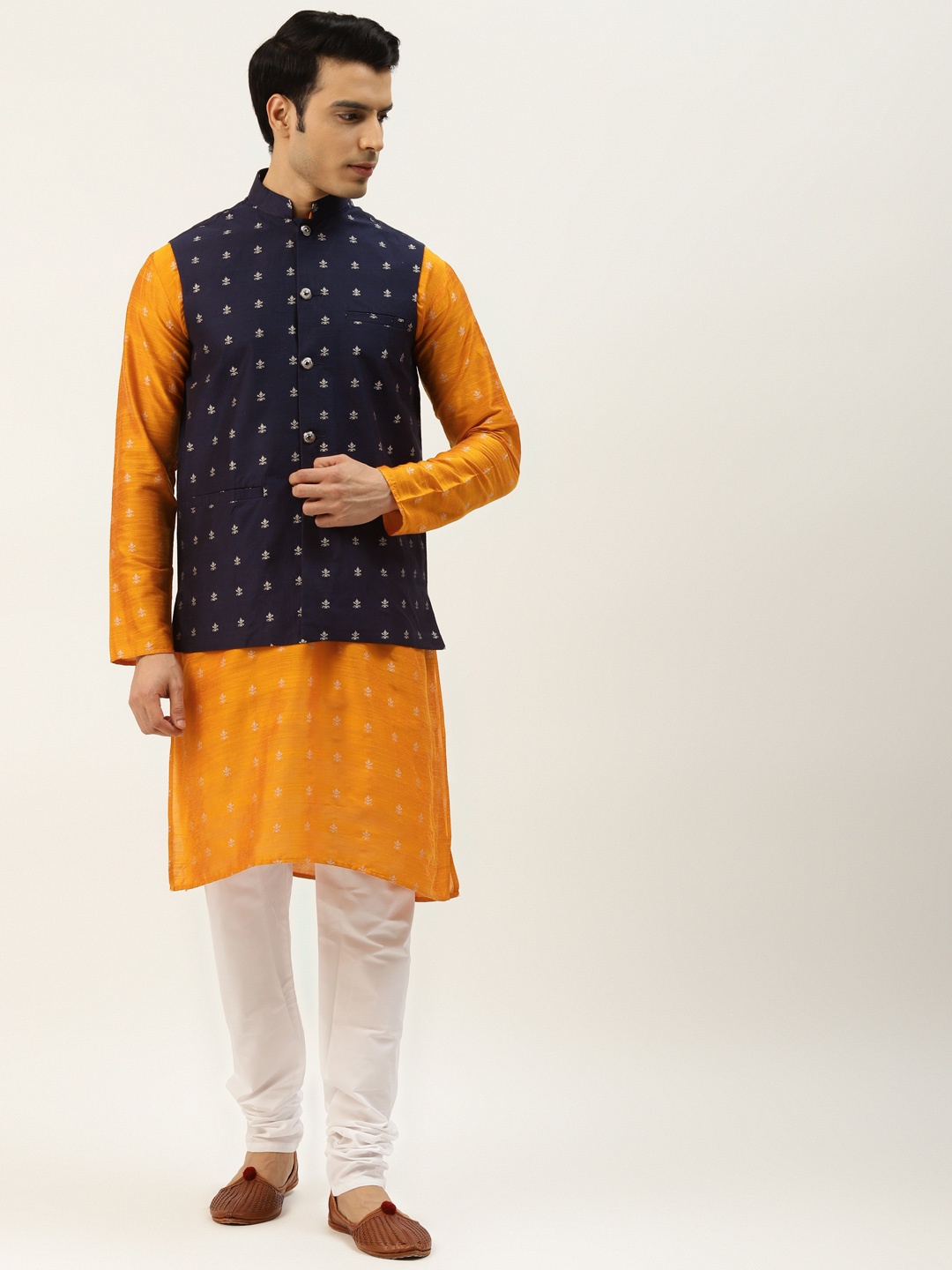

SOJANYA Men Orange & Off-White Ethnic Motifs Kurta with Churidar & Nehru Jacket
