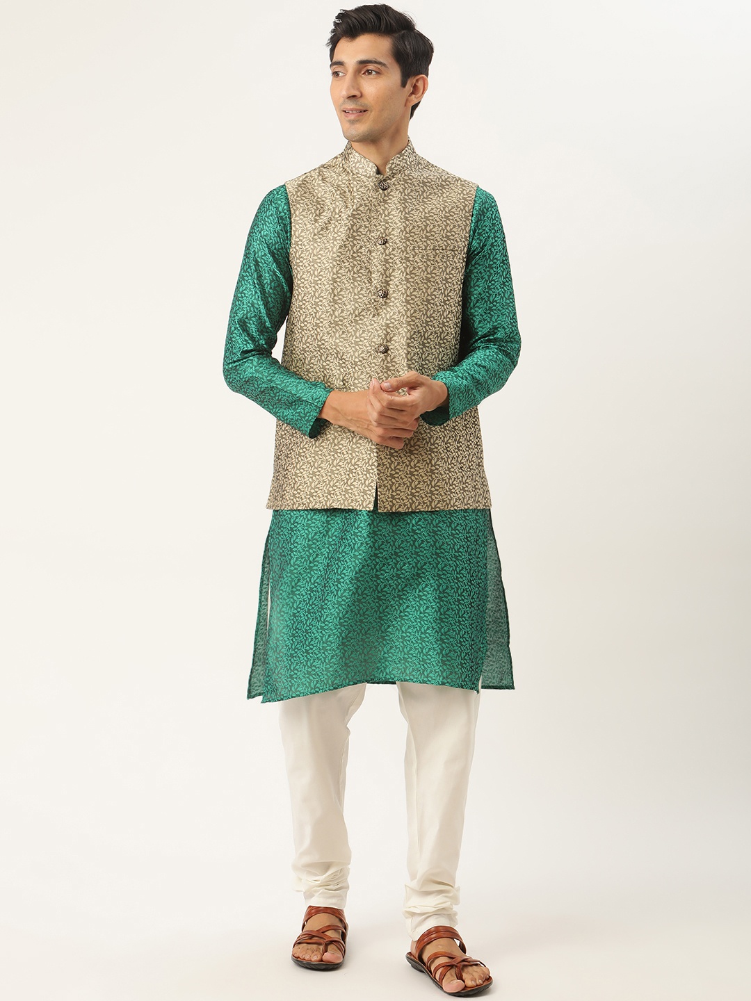 

SOJANYA Men Green Self-Design Kurta with Churidar & Nehru Jacket