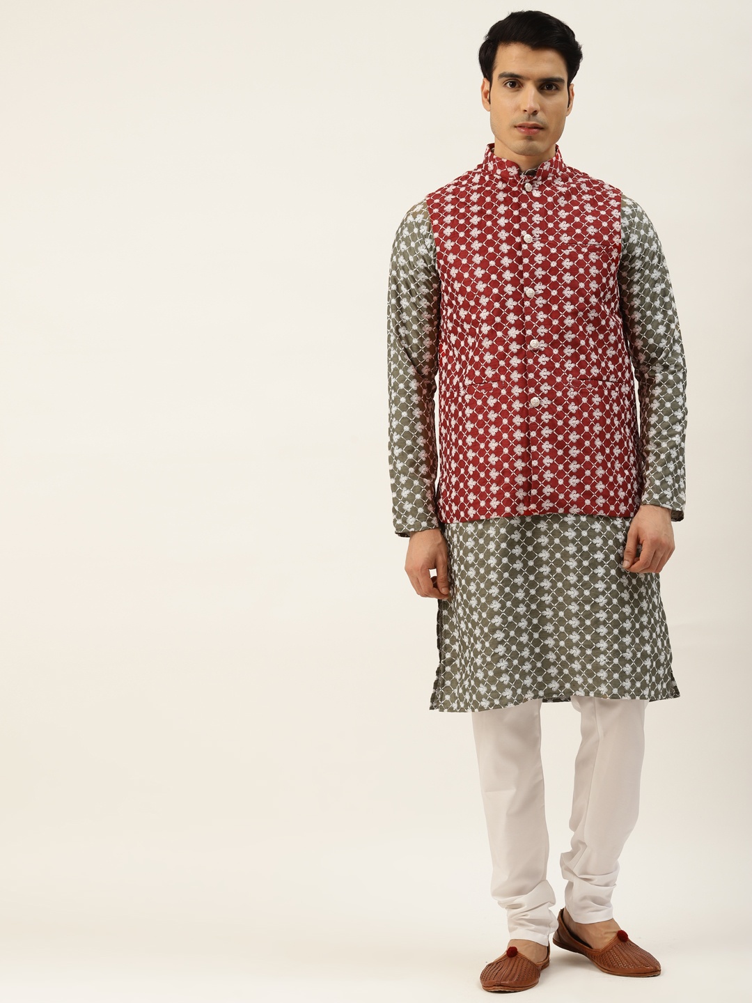 

SOJANYA Men Olive Green Chikankari Embroidered Kurta with Churidar & Nehru Jacket