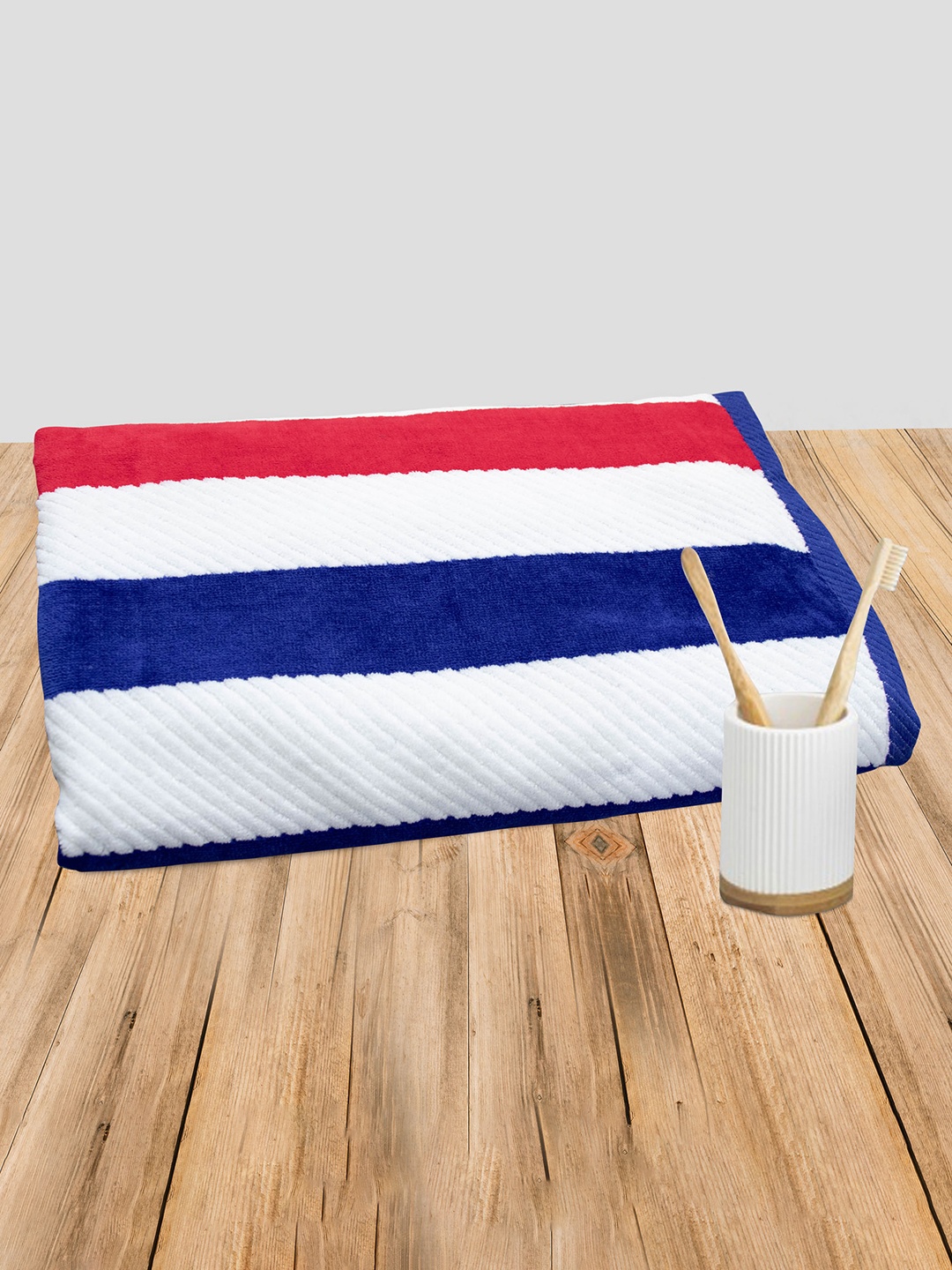 

St Cloud Red & White Striped Pure Cotton 450 GSM Bath Towel