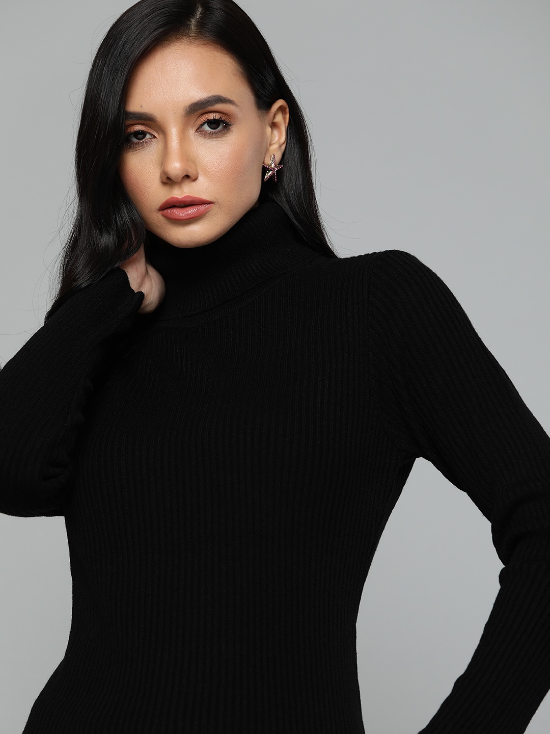 

Chemistry Women Black Ribbed Pullover
