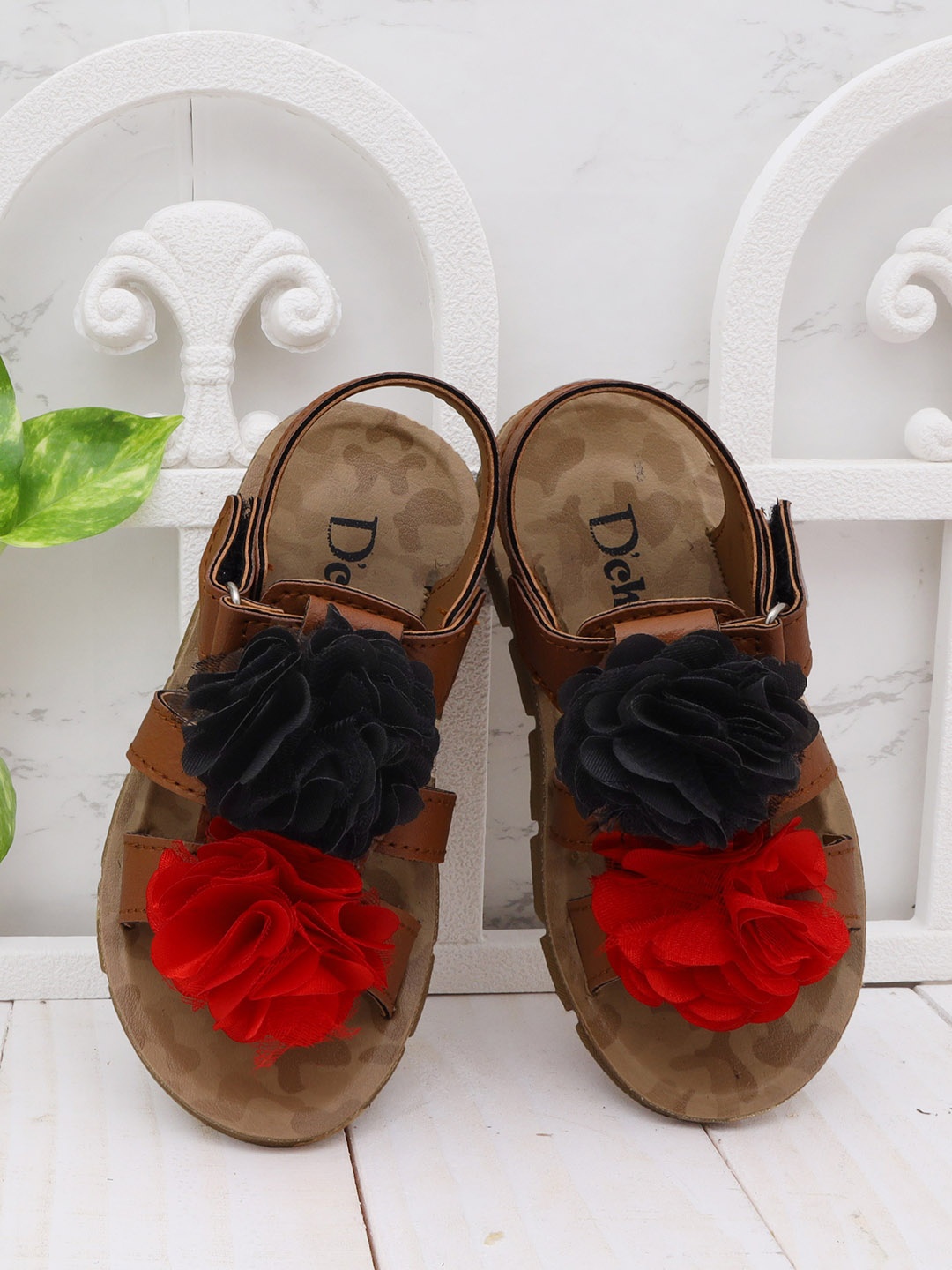

DChica Girls Brown Solid Open Toe Flats