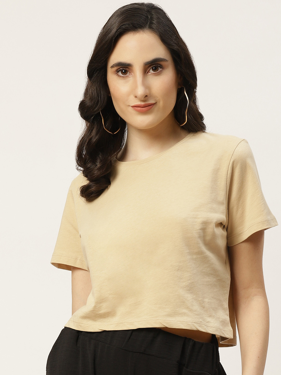 

Trendyol Women Beige Black Round Neck Cropped Pure Cotton T-shirt with Printed Back
