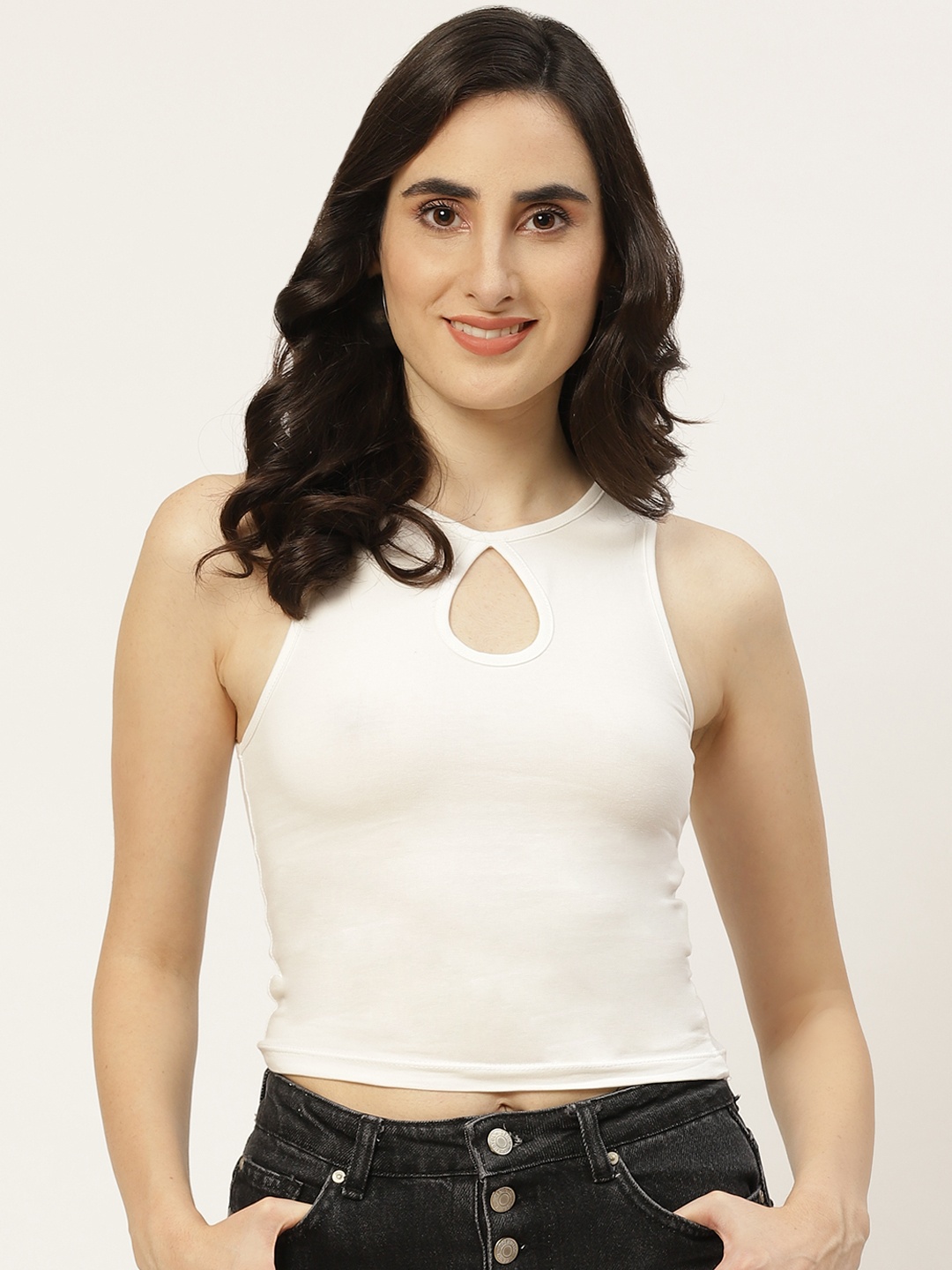

Trendyol White Keyhole Neck Regular Crop Top