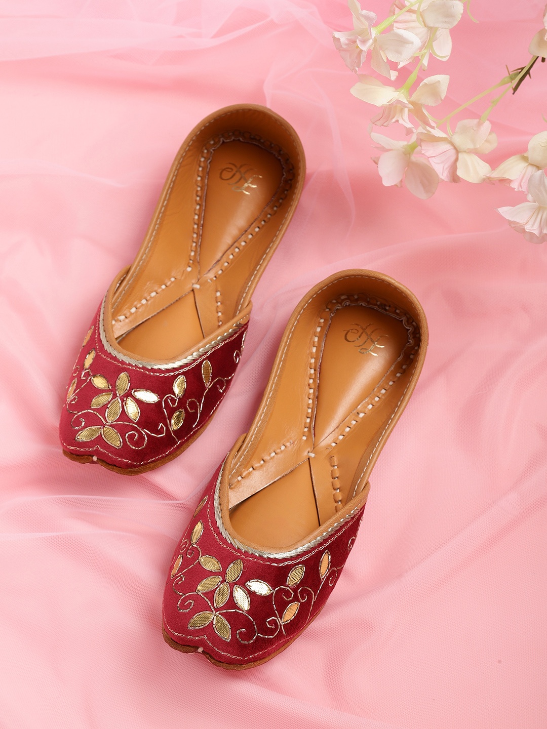 

House of Pataudi Women Maroon & Gold-Toned Gotta Patti & Embroidered Handcrafted Mojaris