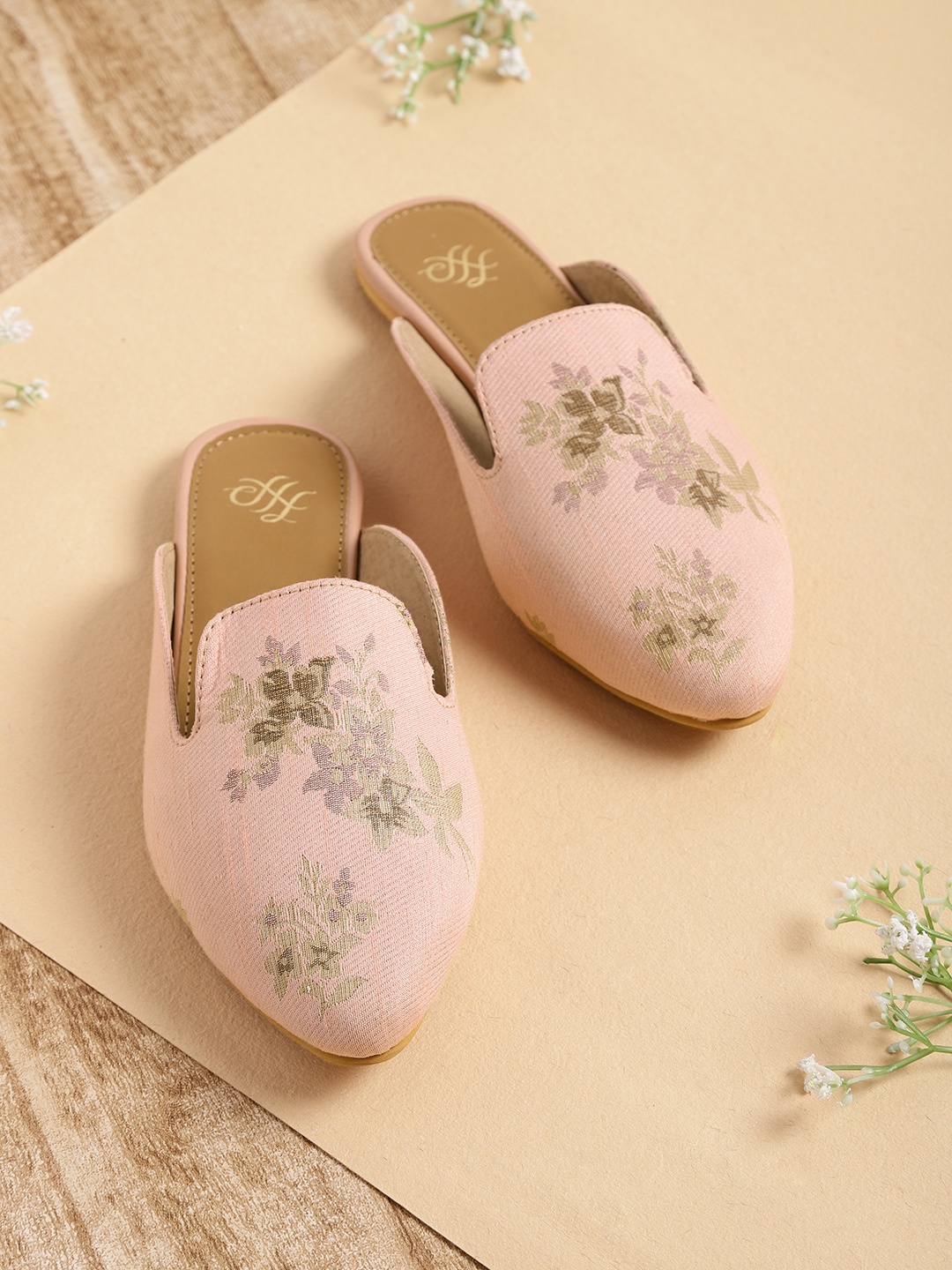 

House of Pataudi Women Pink & Beige Woven Design Ethnic Mules