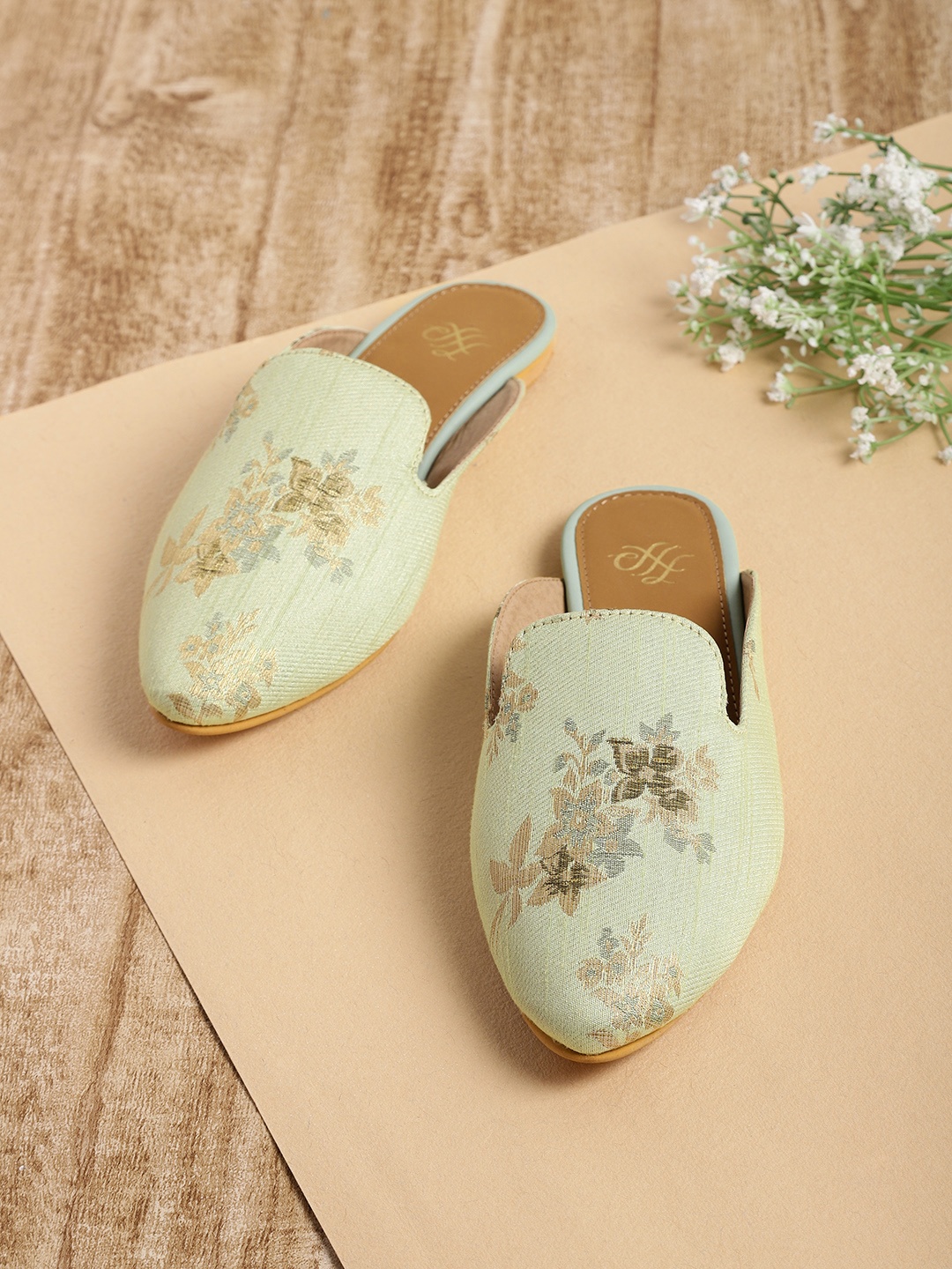 

House of Pataudi Women Green Woven Design Ethnic Mules