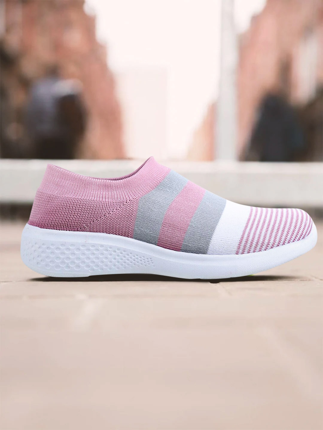 

TRASE Women Pink Textile Running Shoes