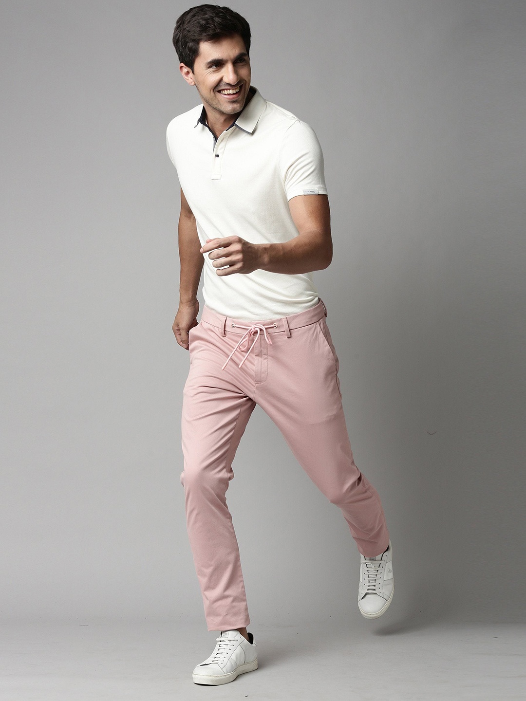 

RARE RABBIT Men Pink Solid Chinos
