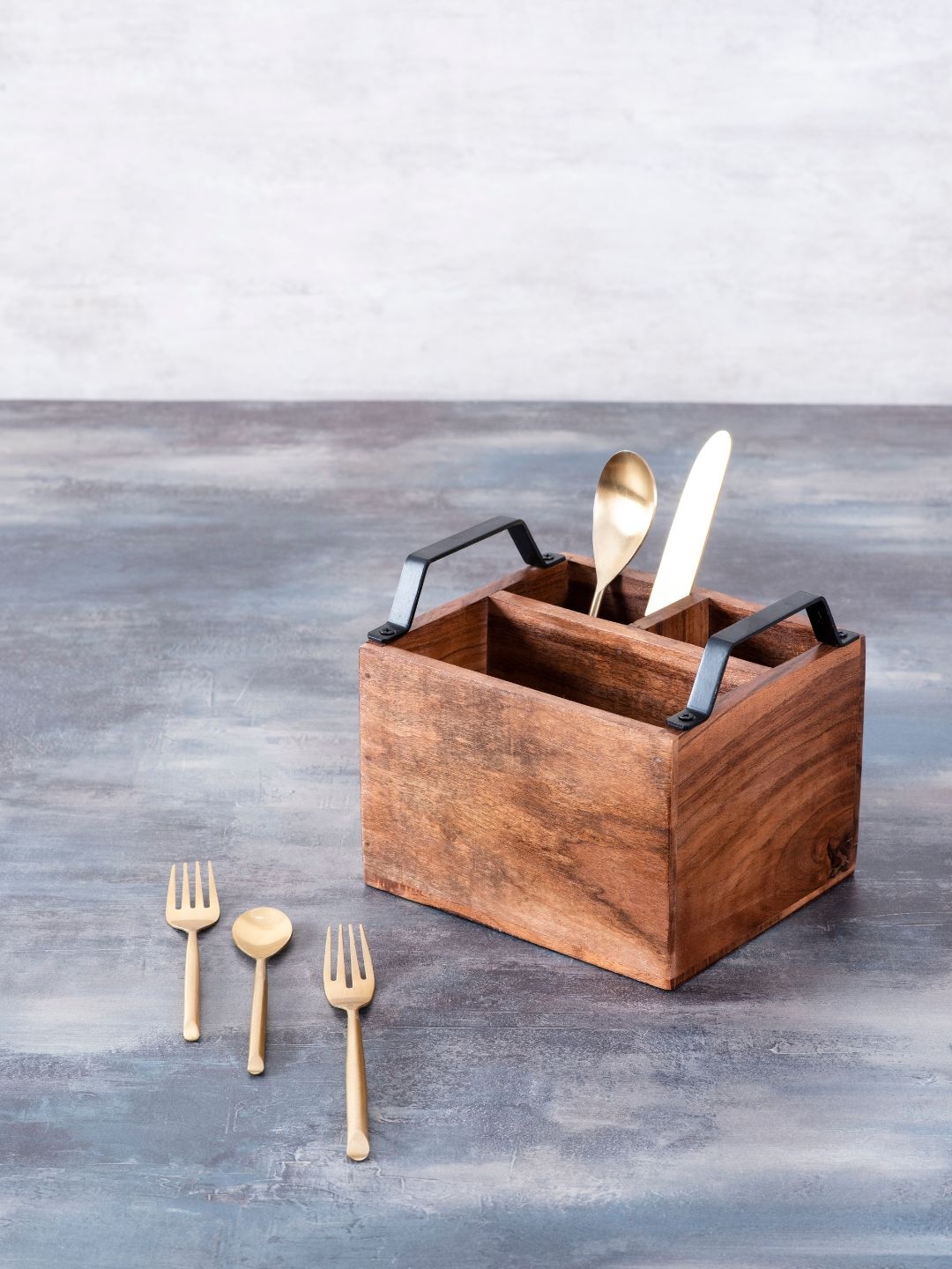 

nestroots Brown & Gold-Toned Wooden Cutlery Stand & Stainless Steel Cutlery Set