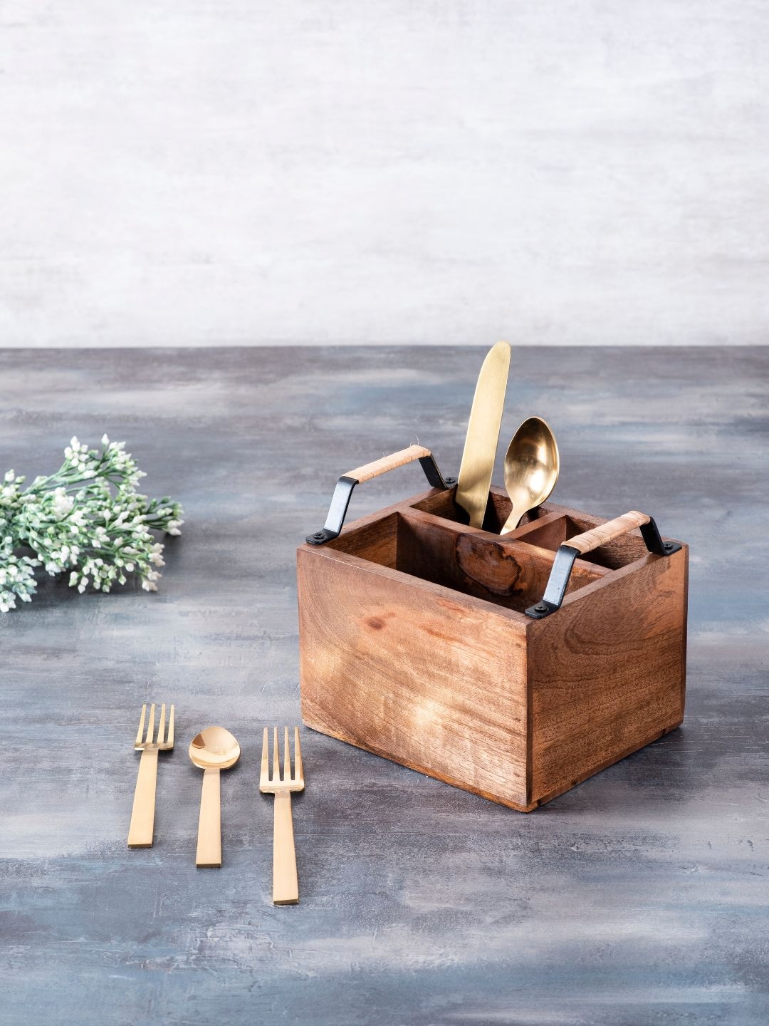 

nestroots Brown & Gold-Toned Wooden Cutlery Stand & Stainless Steel Cutlery Set