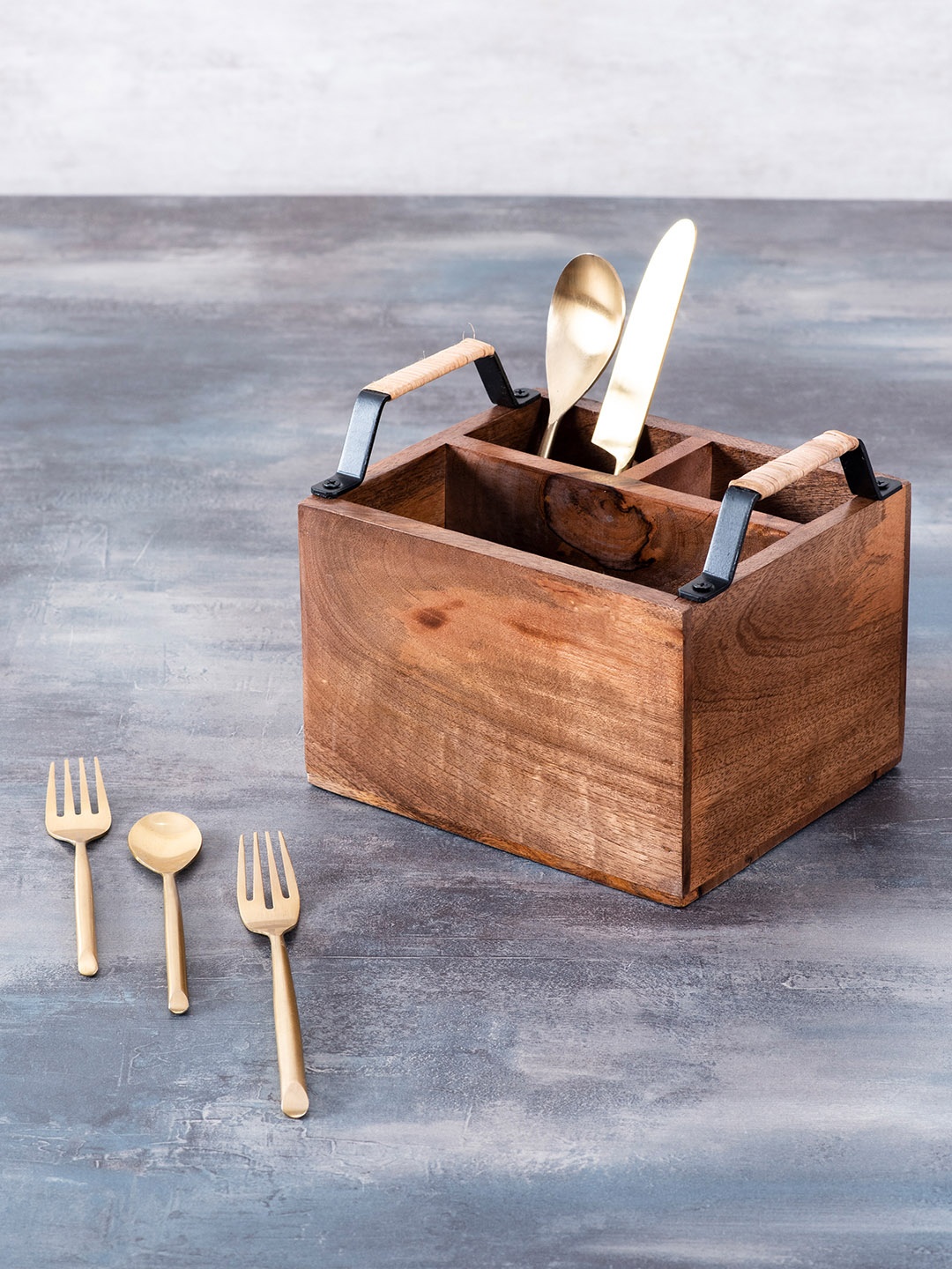 

nestroots Brown & Gold-Toned Solid Wooden Cutlery Stand & Set