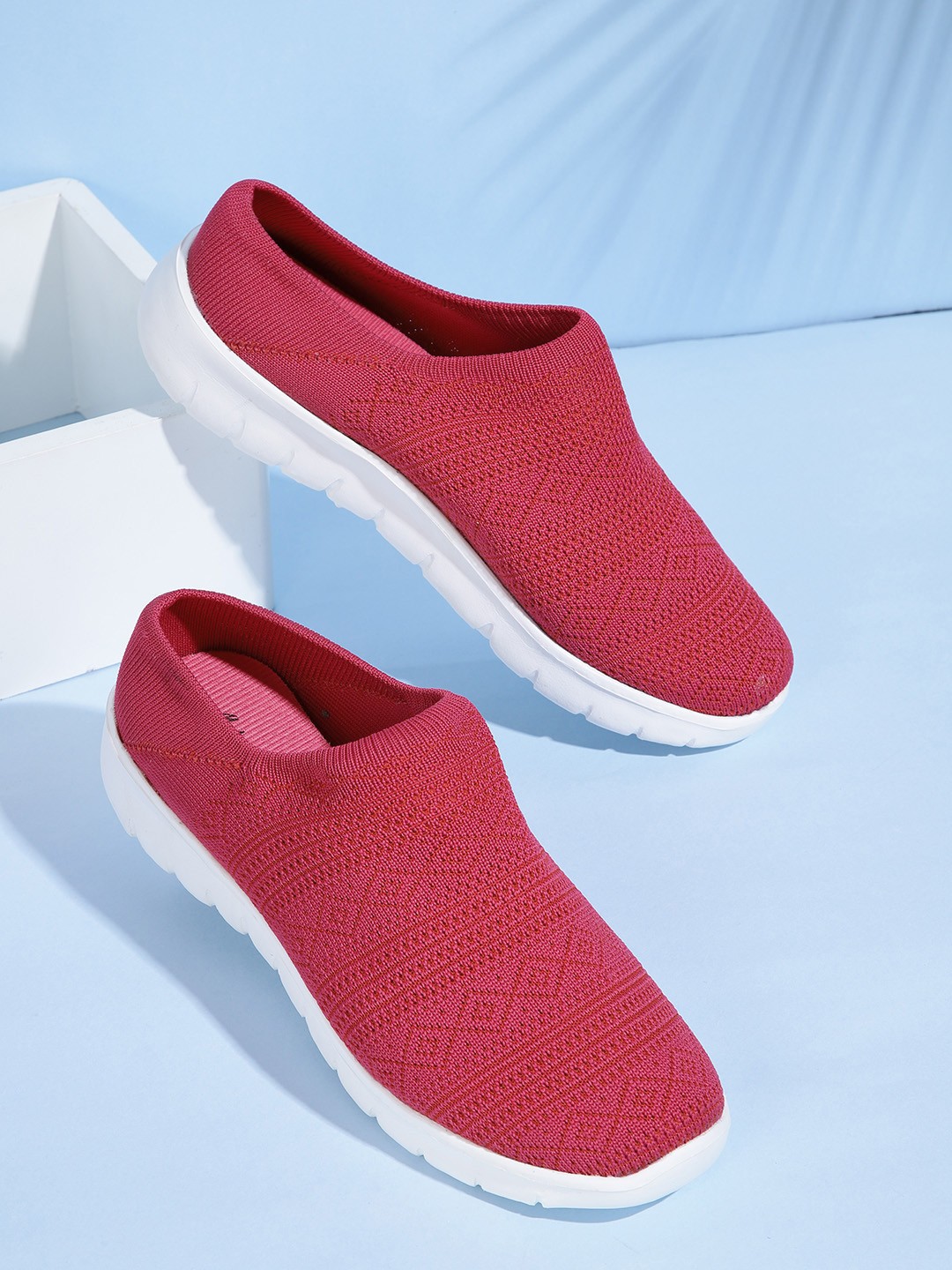 

Mast & Harbour Women Fuchsia Pink Woven Design Slip-On Sneakers