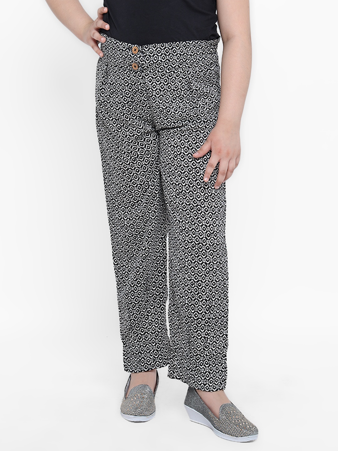 

Natilene Girls Black Regular Fit Printed Regular Trousers