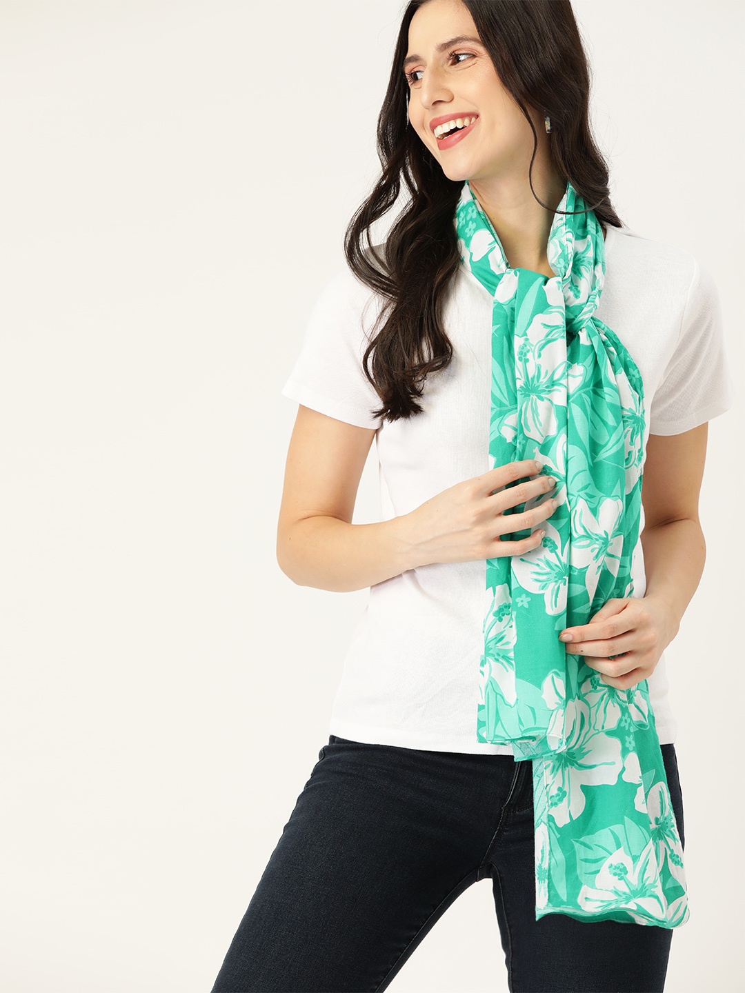 

DressBerry Women Green & White Pure Cotton Printed Scarf