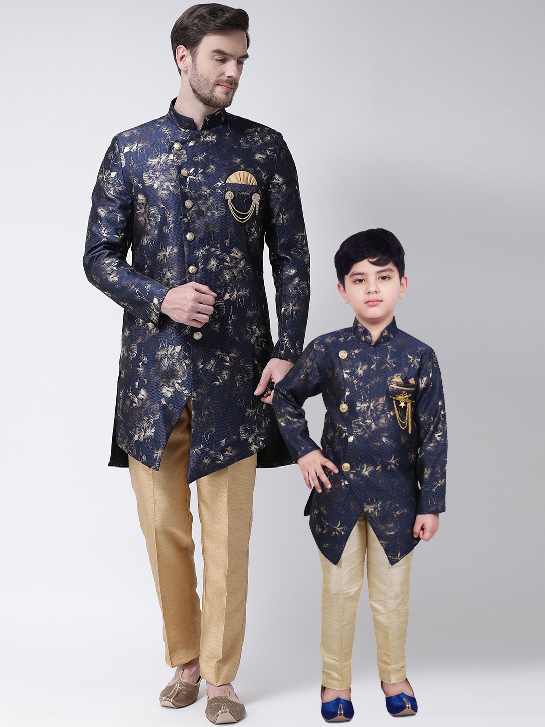 

SG YUVRAJ Boys Navy Blue & Cream-Coloured Printed Sherwani Set