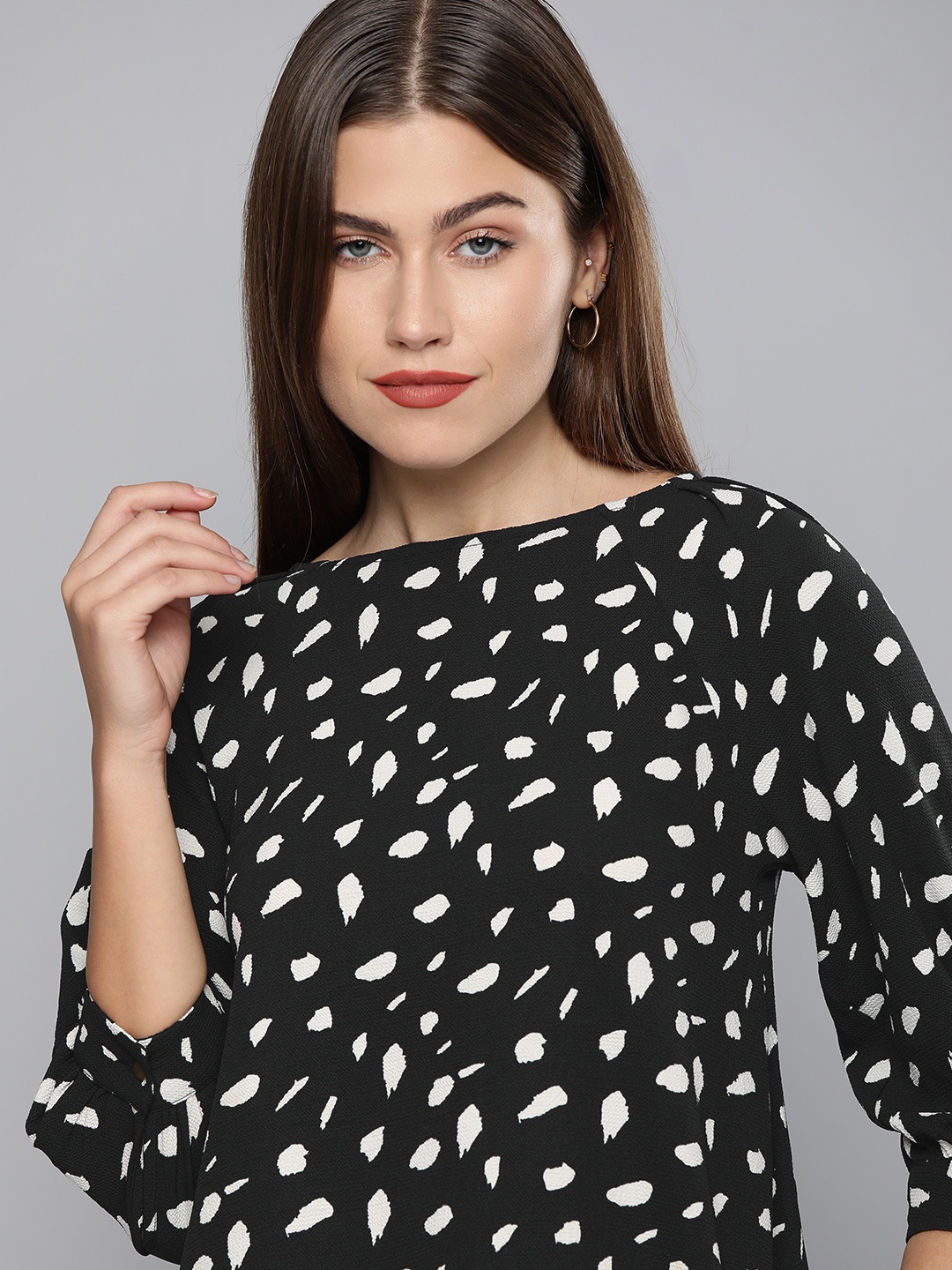 

Chemistry Black & White Printed Boat Neck Regular Top