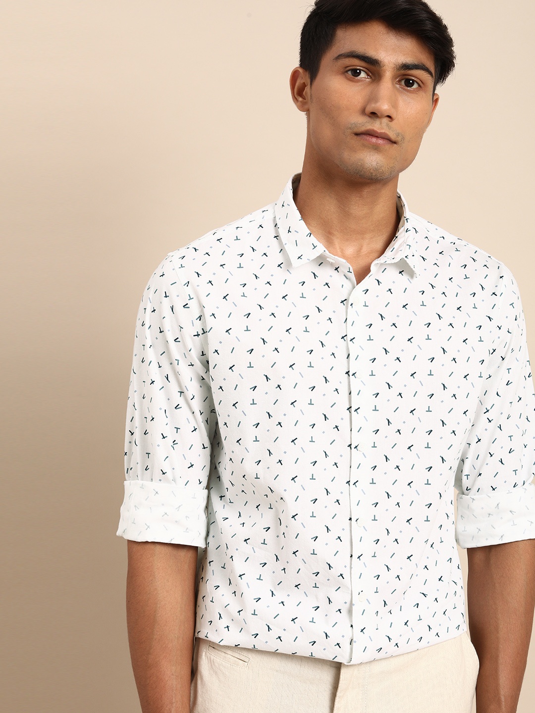

ether Men White & Blue Printed Casual Shirt