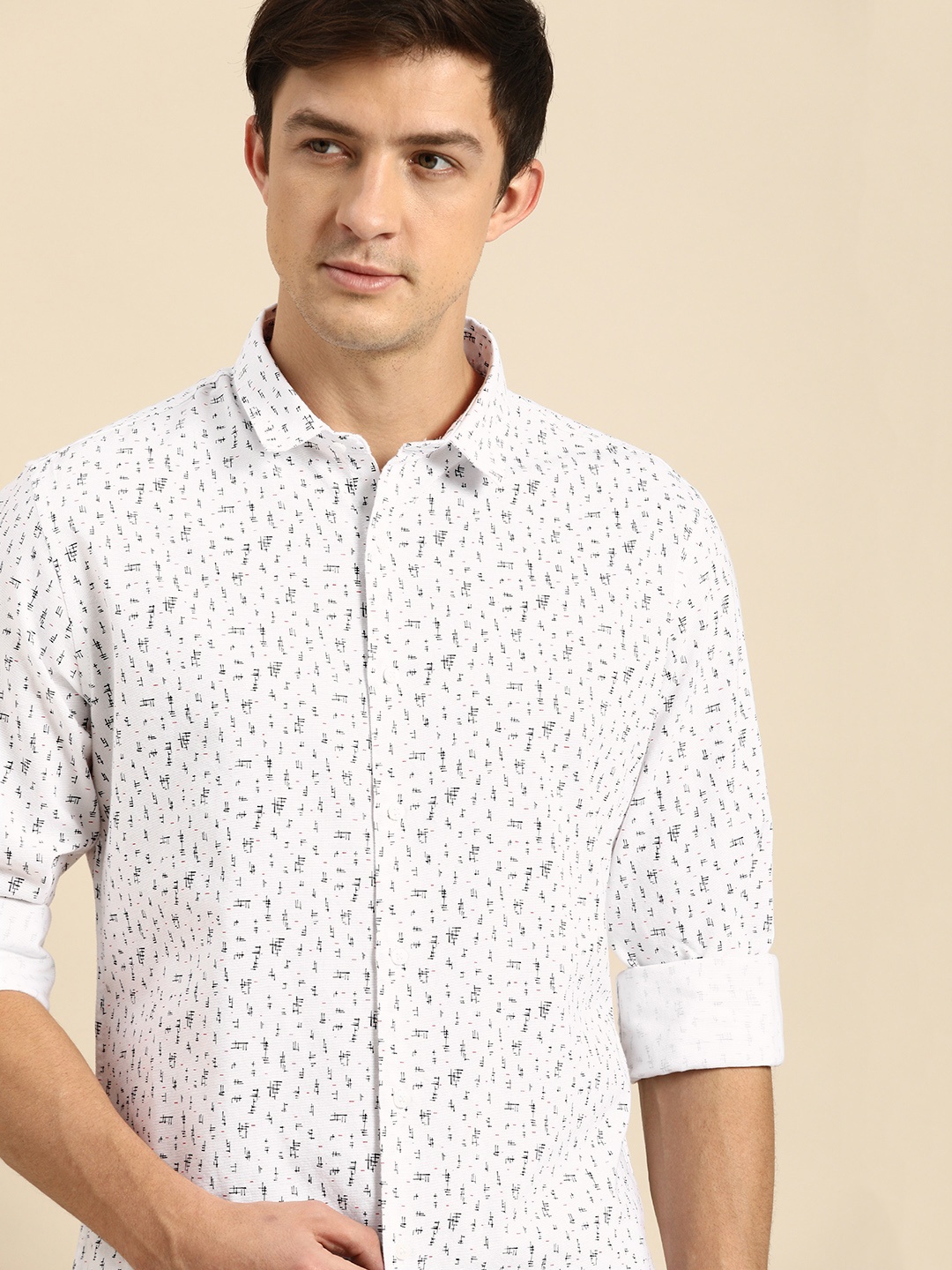 

ether Men White & Black Printed Pure Cotton Casual Shirt