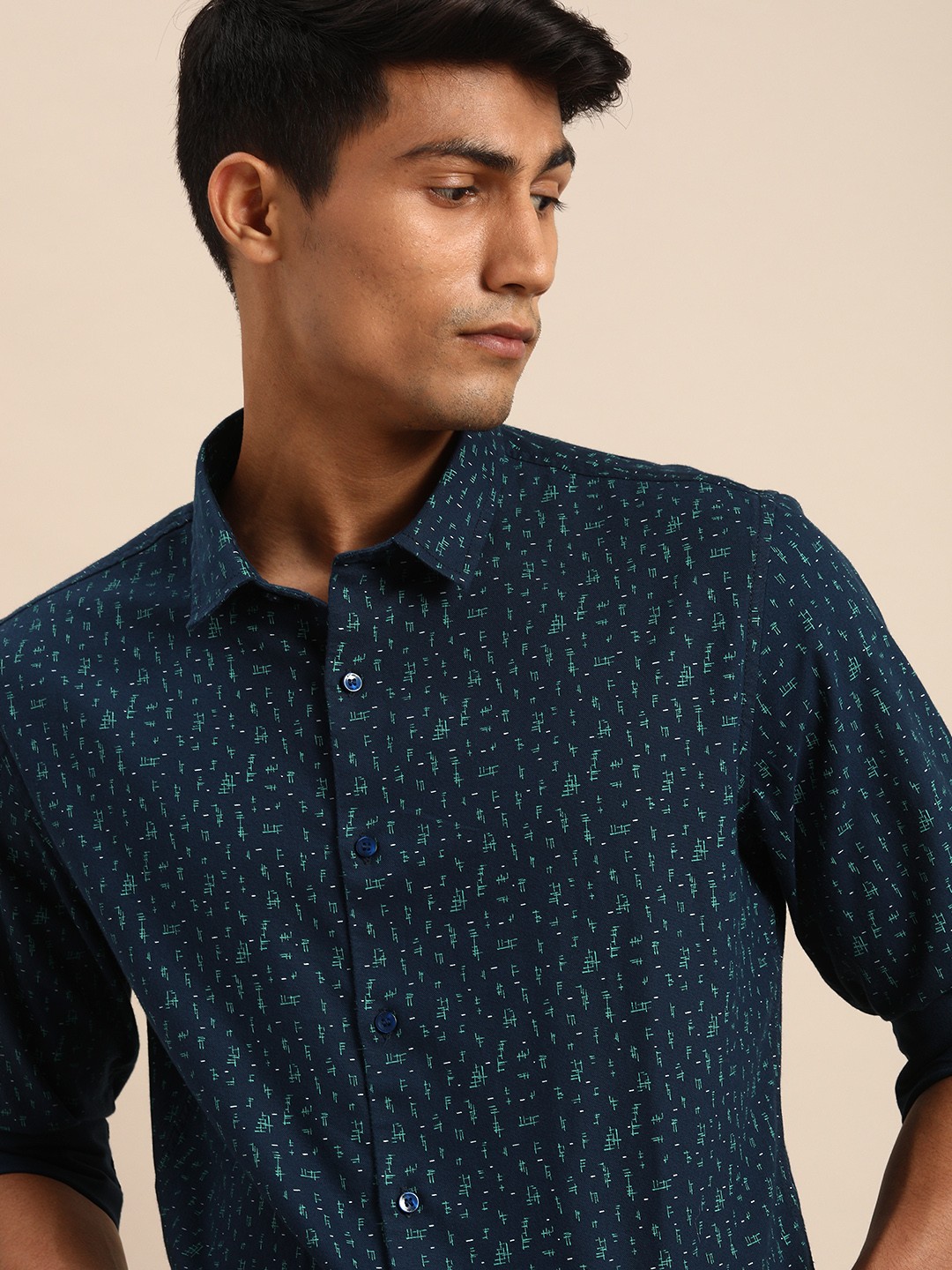 

ether Men Navy Blue & Green Printed Casual Shirt
