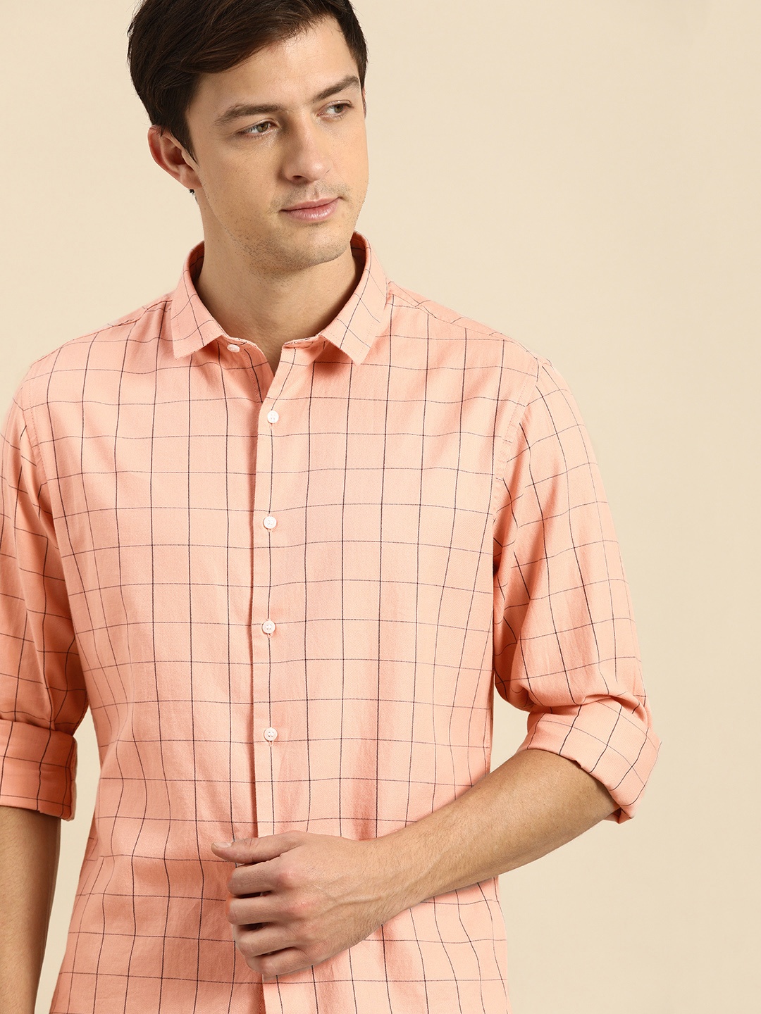 

ether Men Peach-Coloured & Blue Windowpane Checks Pure Cotton Casual Shirt