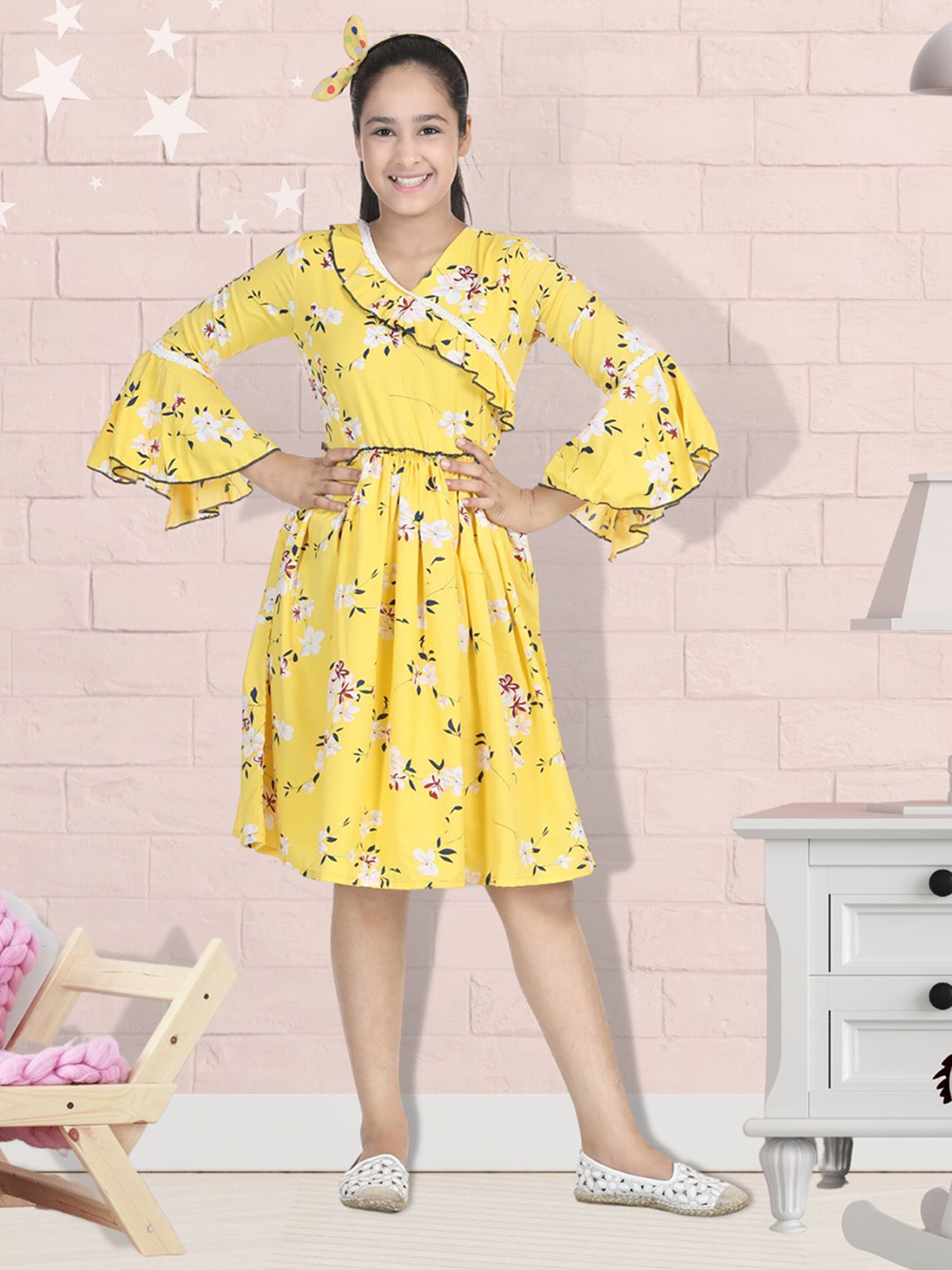 

Cutiekins Girls Yellow & White Printed Fit & Flare Dress