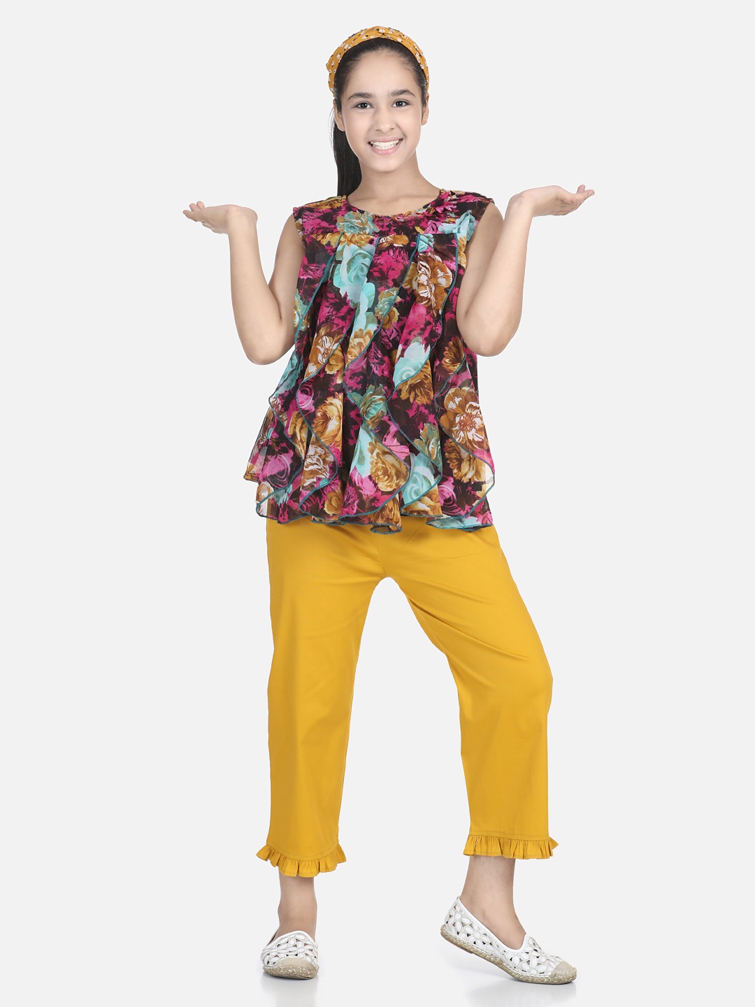 

Cutiekins Girls Black & Mustard Printed Top with Capris